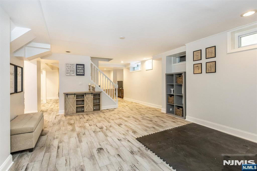 115 Forest Avenue Property Photo 41