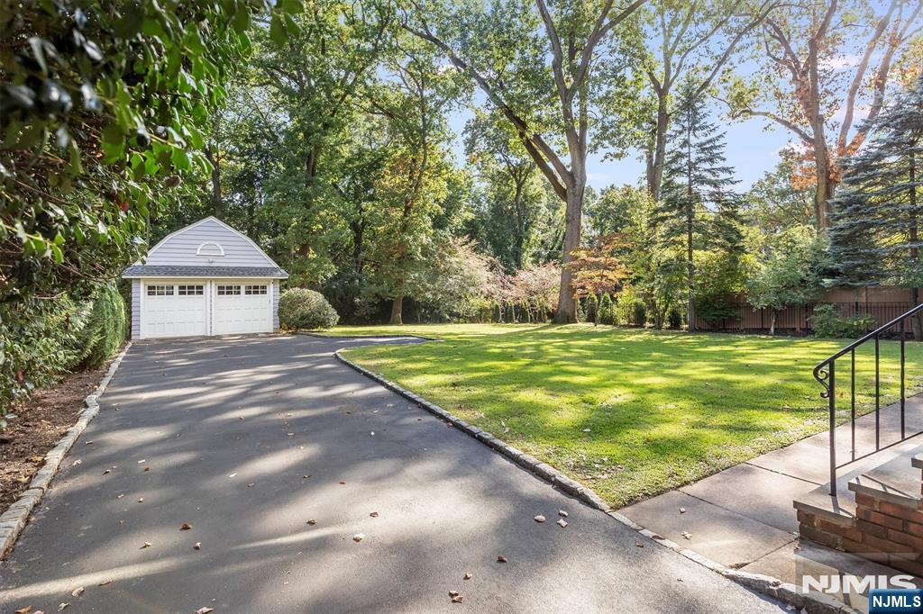 115 Forest Avenue Property Photo 43