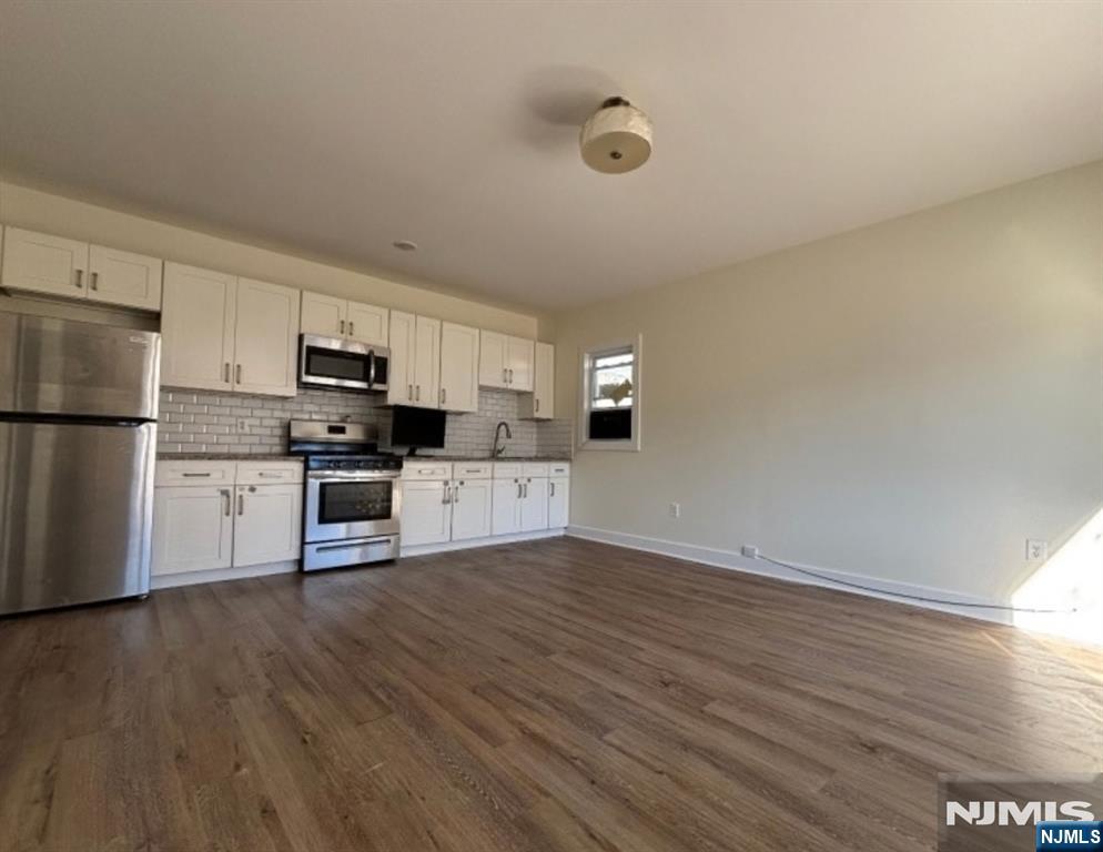 355 River Drive Property Photo 2