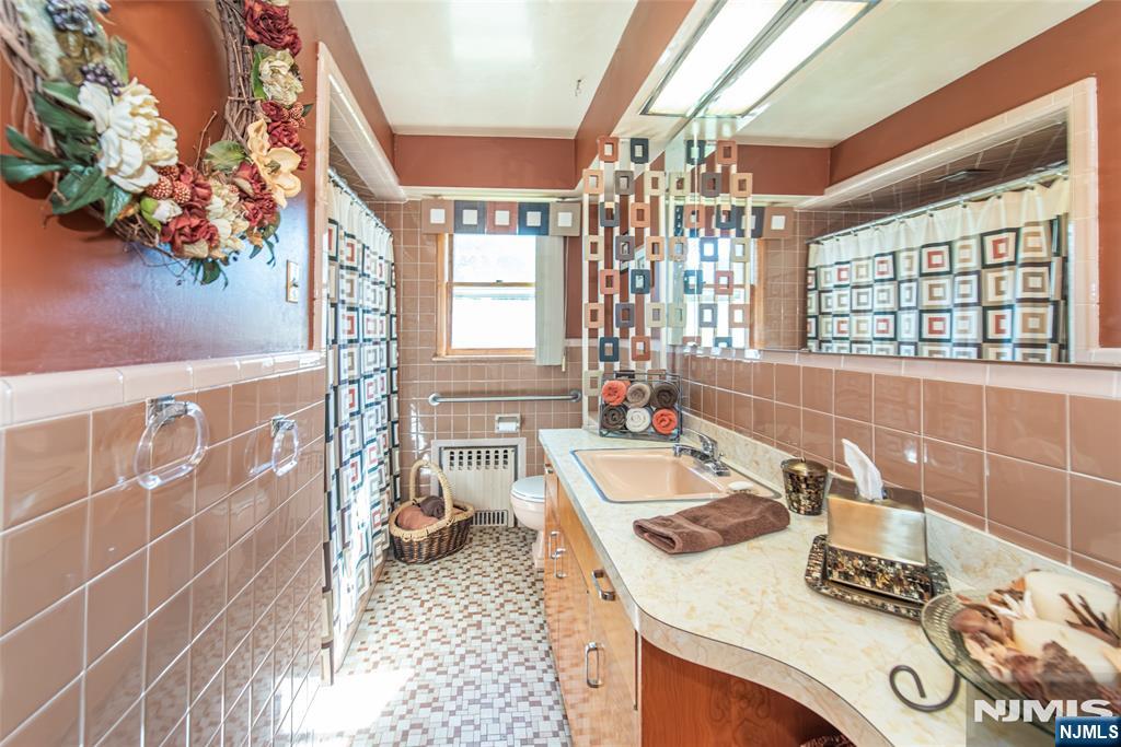 104 Oak Street Property Photo 10
