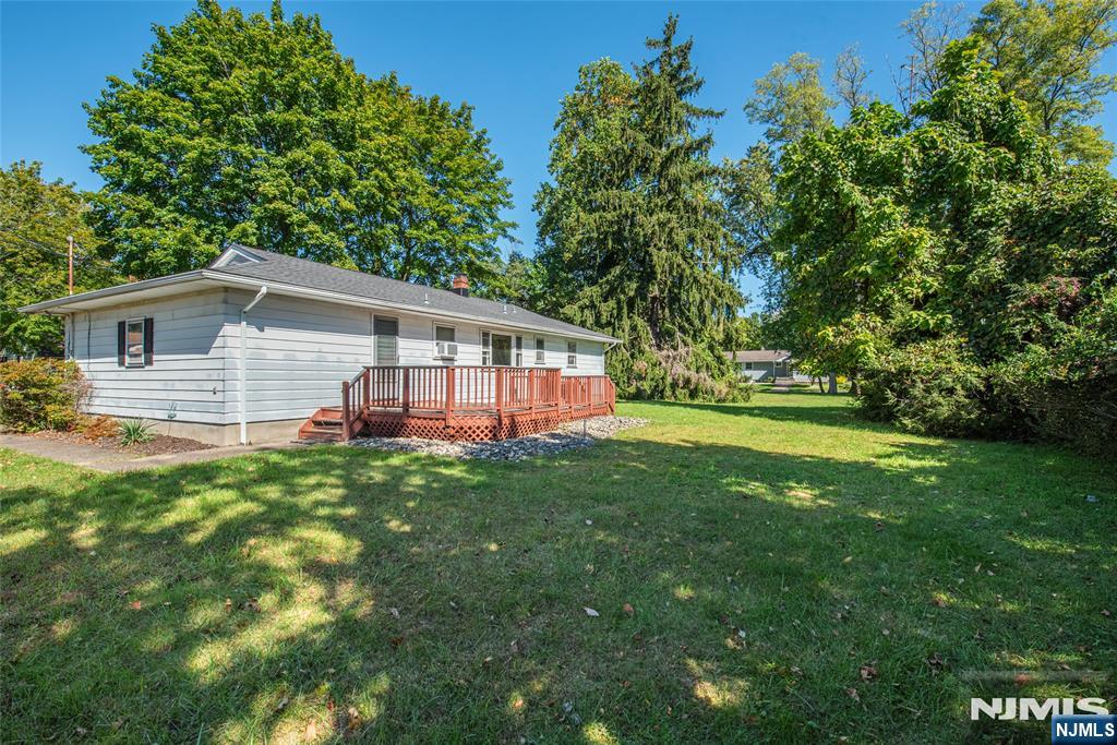 104 Oak Street Property Photo 18