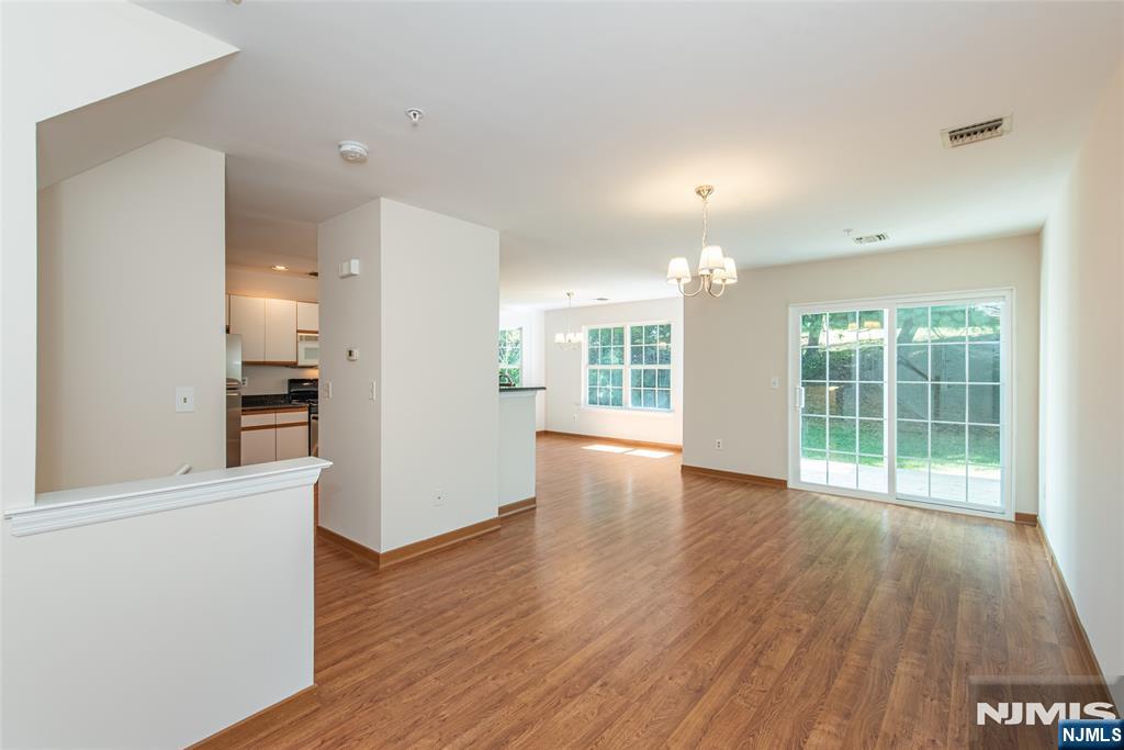 702 Buckland Court Property Photo 4