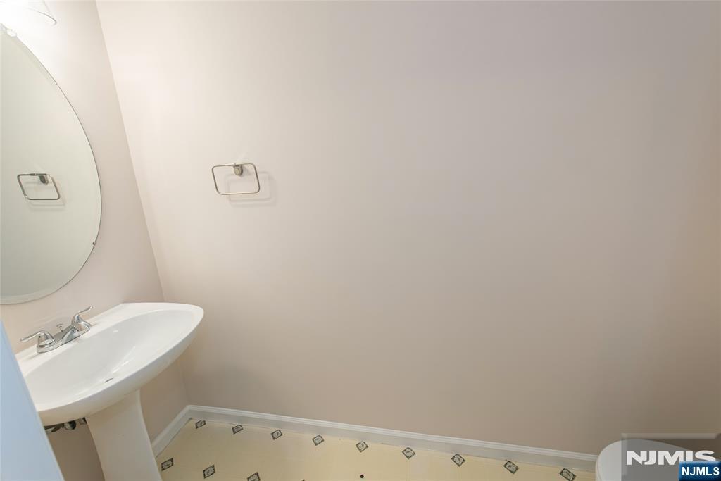 702 Buckland Court Property Photo 12