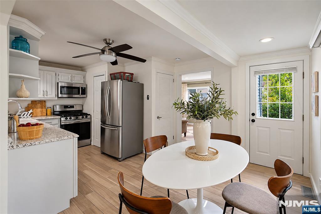 686 Broad Street Property Photo 11