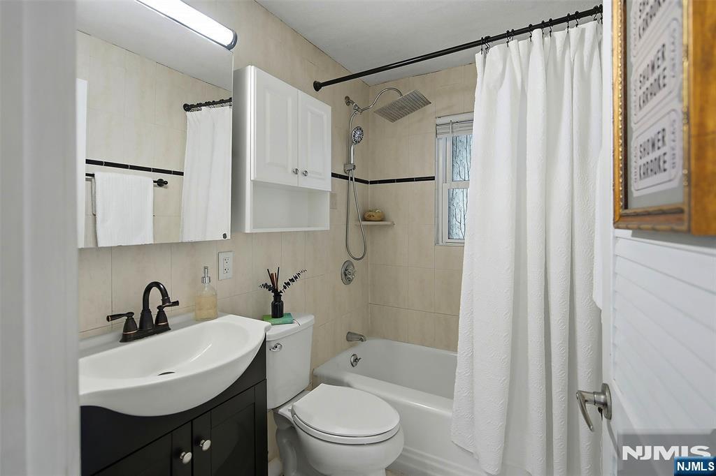 686 Broad Street Property Photo 17