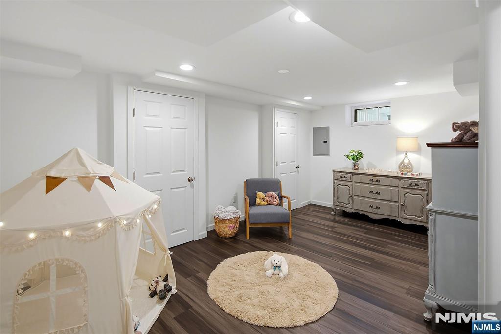 686 Broad Street Property Photo 27