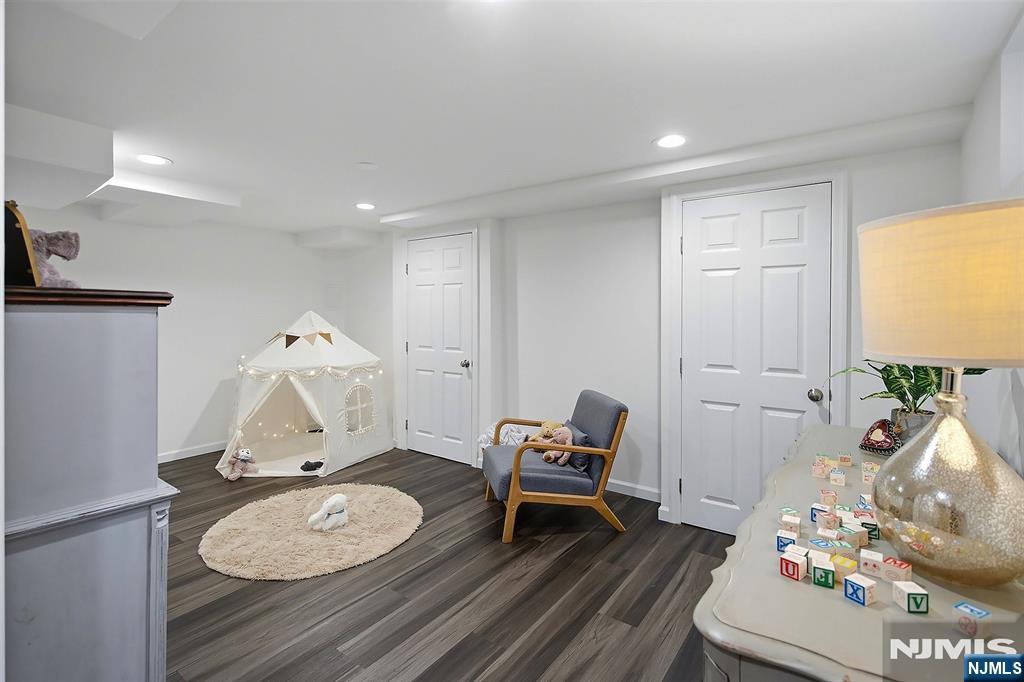 686 Broad Street Property Photo 29