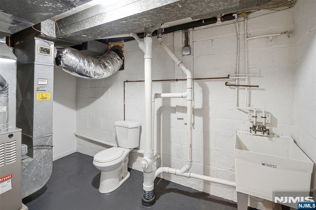 686 Broad Street Property Photo 31