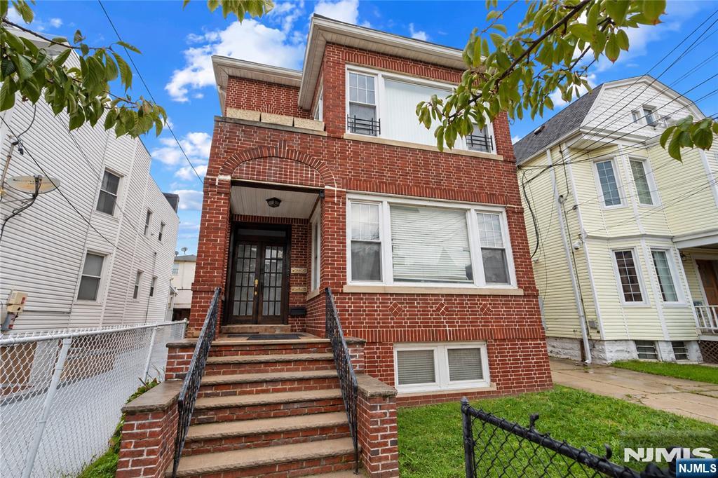 56 Warner Avenue Property Photo 1