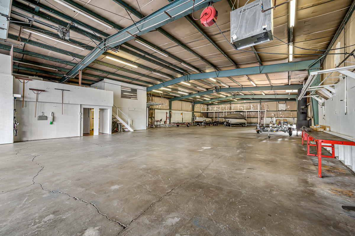 26 Kimberling Boulevard Property Photo 6