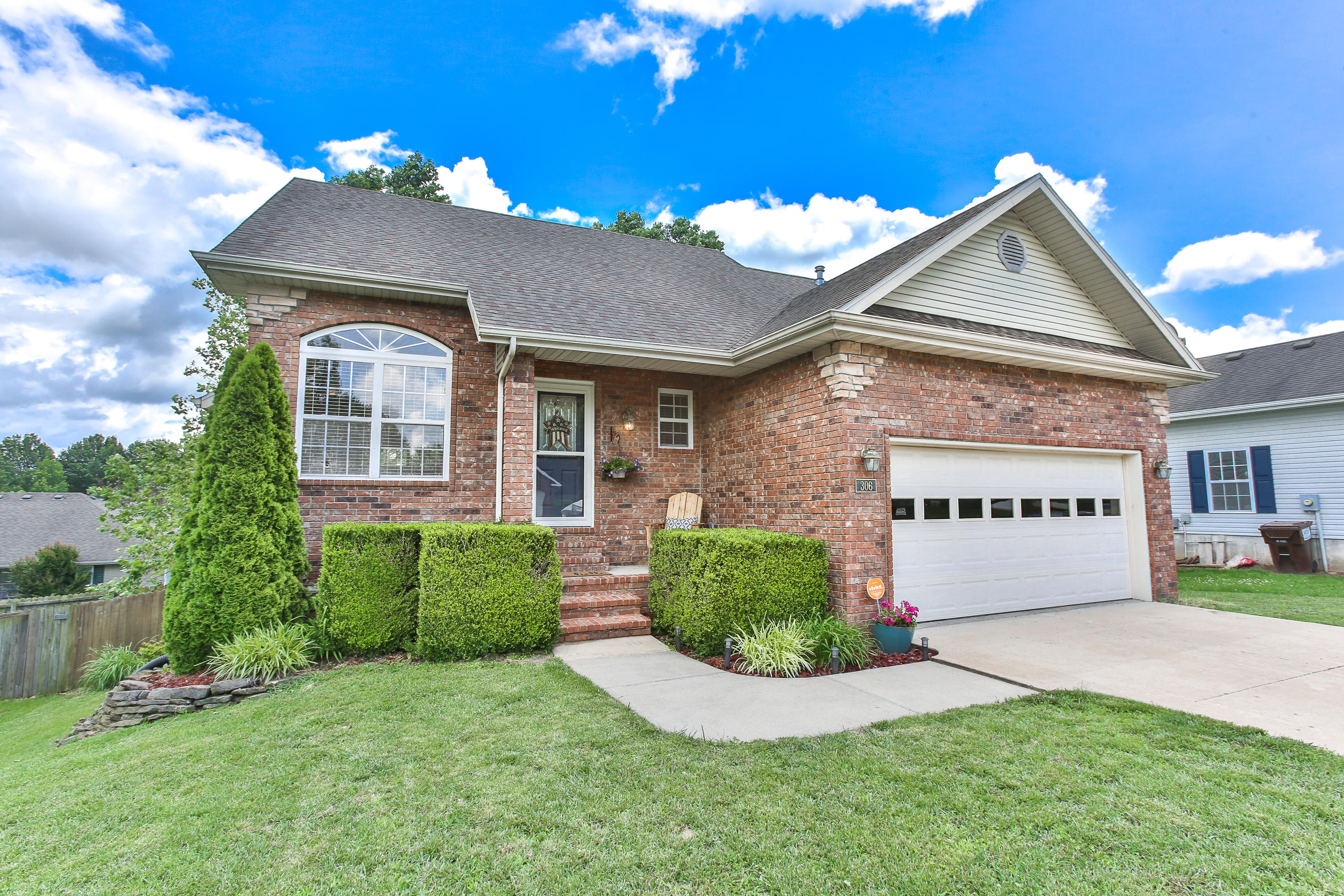 306 North Cedarwood Avenue Property Photo 1
