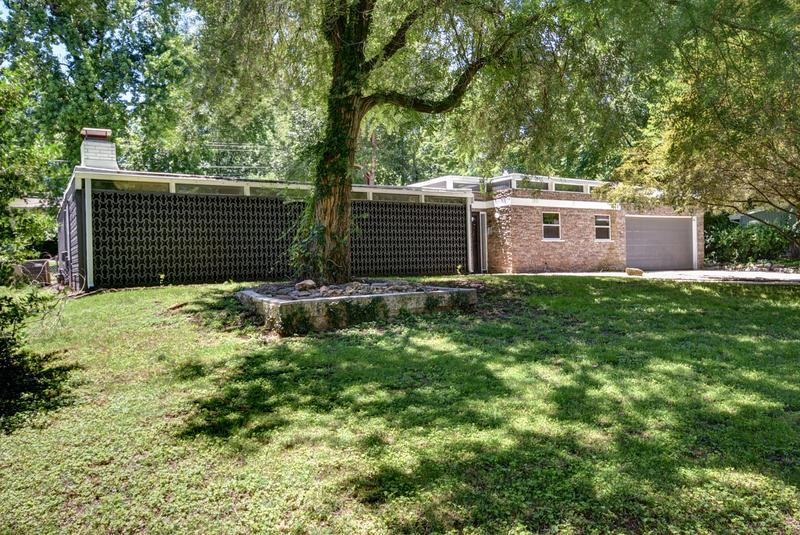 1924 East Sunset Drive Property Photo 1