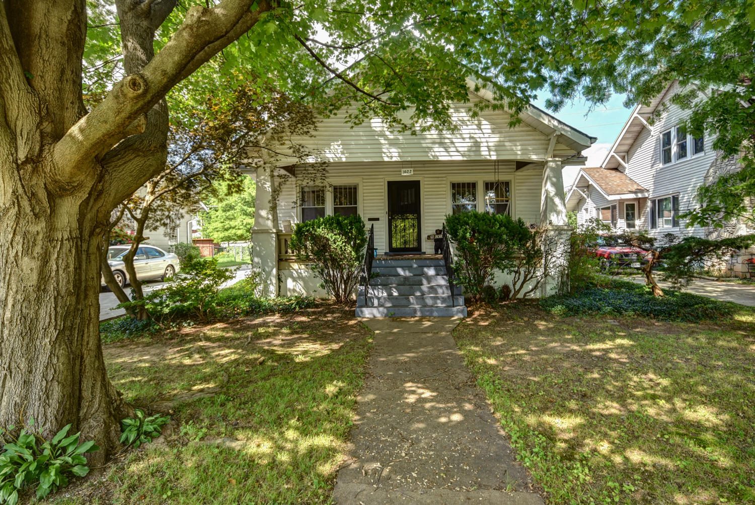 1022 South Roanoke Avenue Property Photo 1