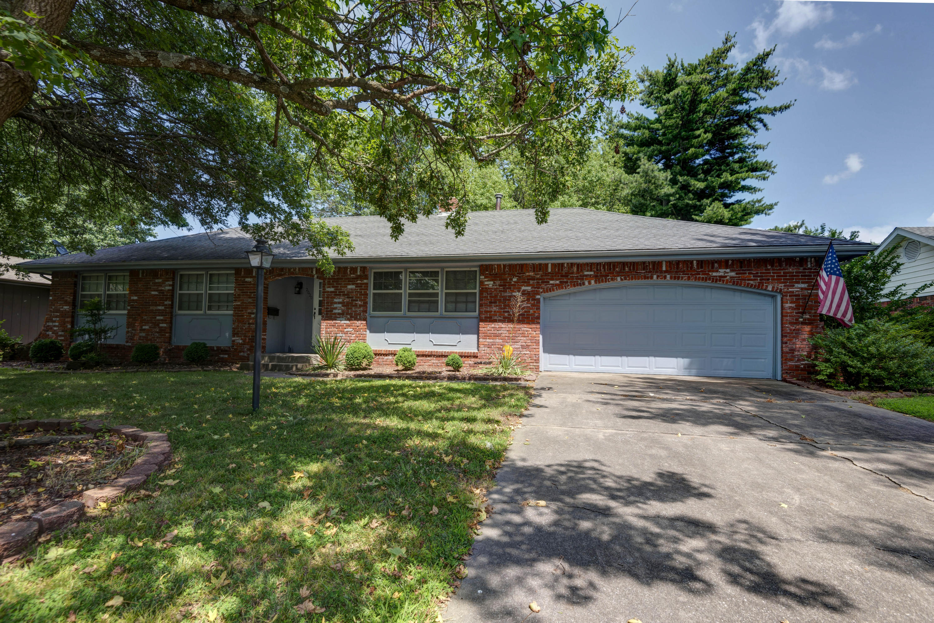 2020 South Linden Avenue Property Photo 1