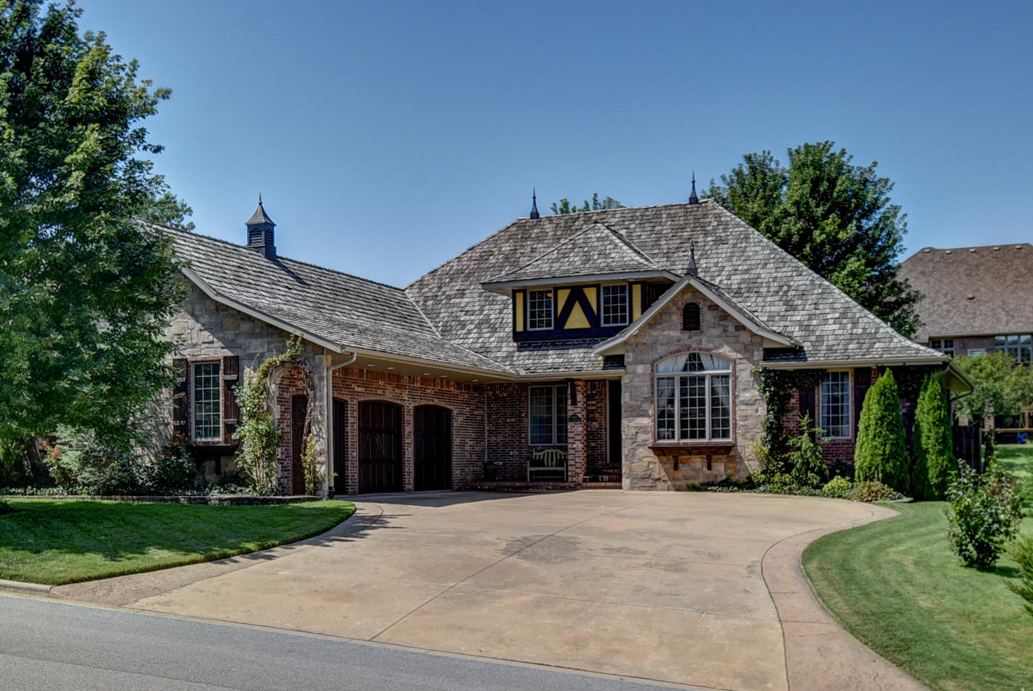8316 Rolling Hills Drive Property Photo 1