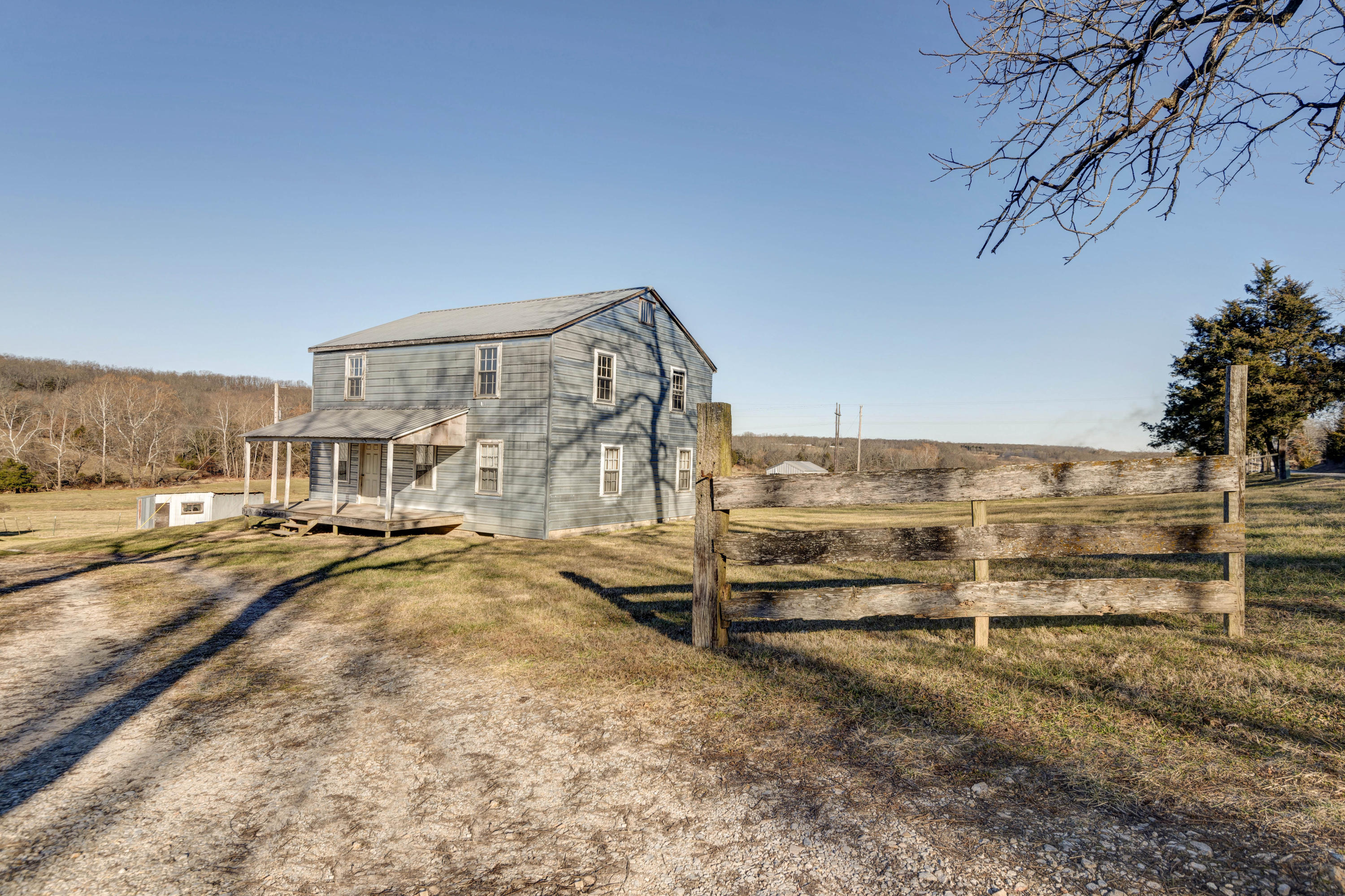 1907 Whippoorwill Road Property Photo 1