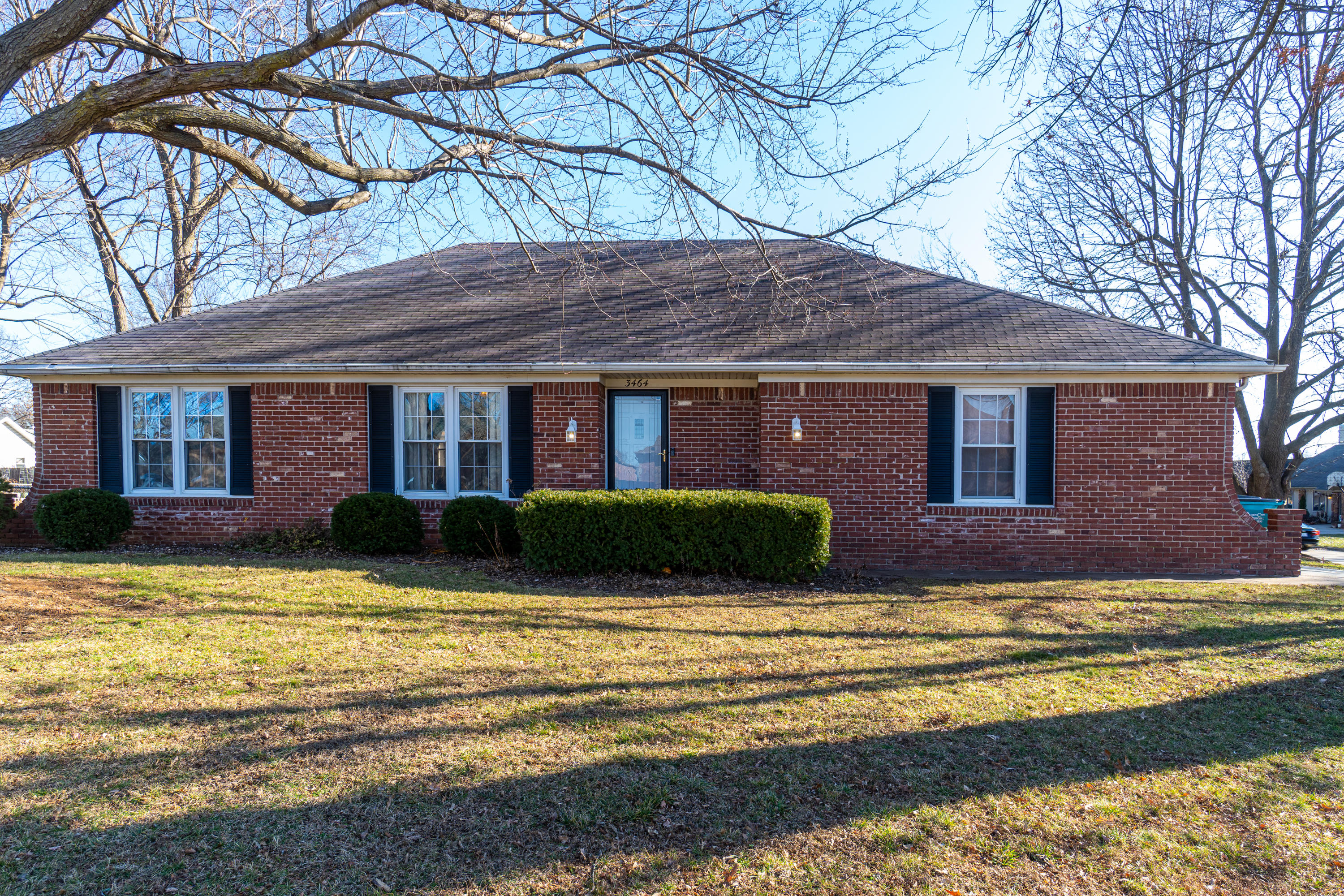 3464 South Kickapoo Avenue Property Photo 1