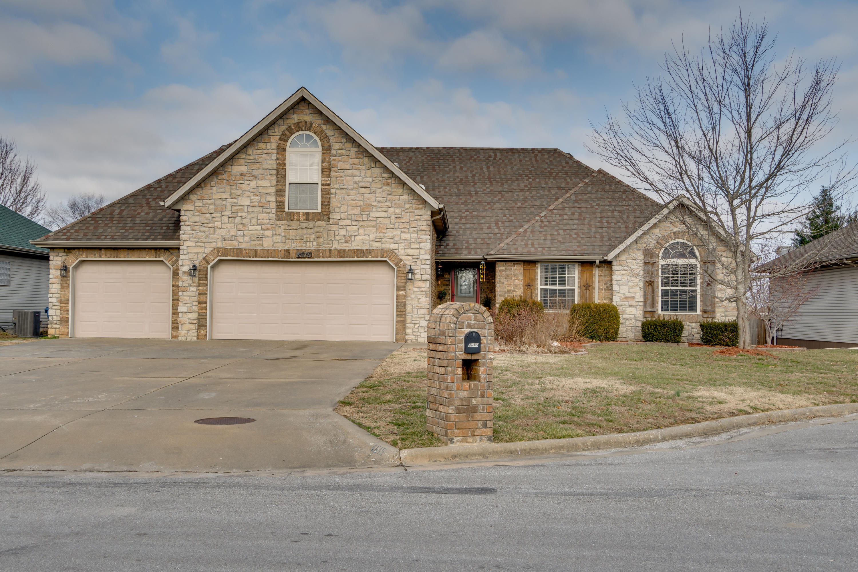 4615 Meadowlark Street Property Photo 1