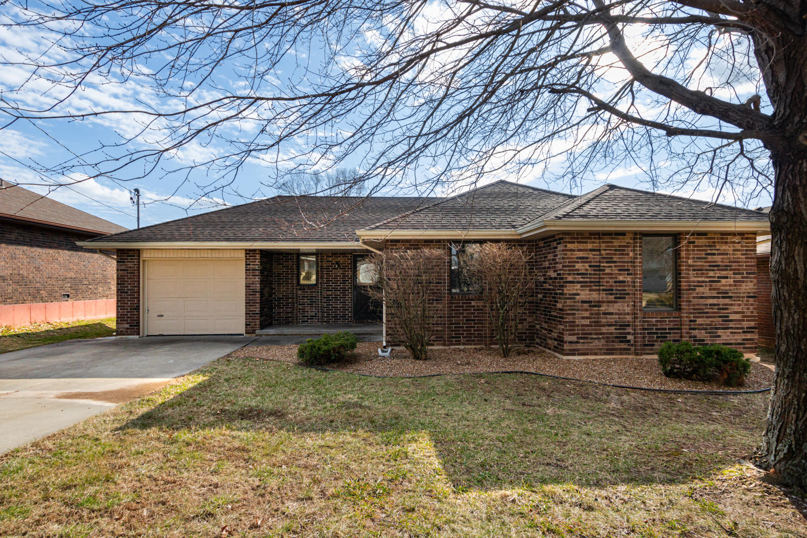 1456 East Mcclernon Street Property Photo 1
