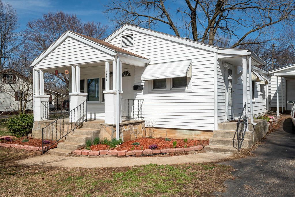 2731 West Walnut Street Property Photo 1