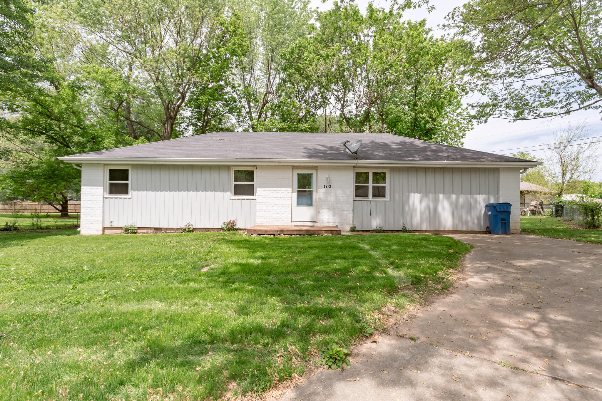 103 Aspen Circle Property Photo 1