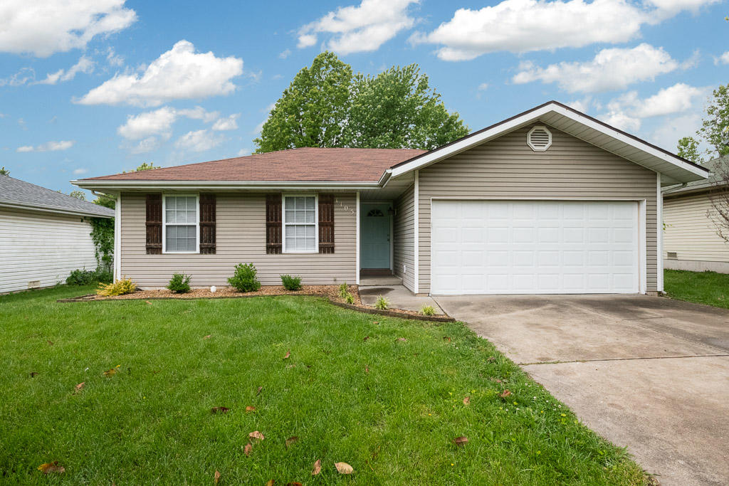 1105 North Dickerson Avenue Property Photo 1