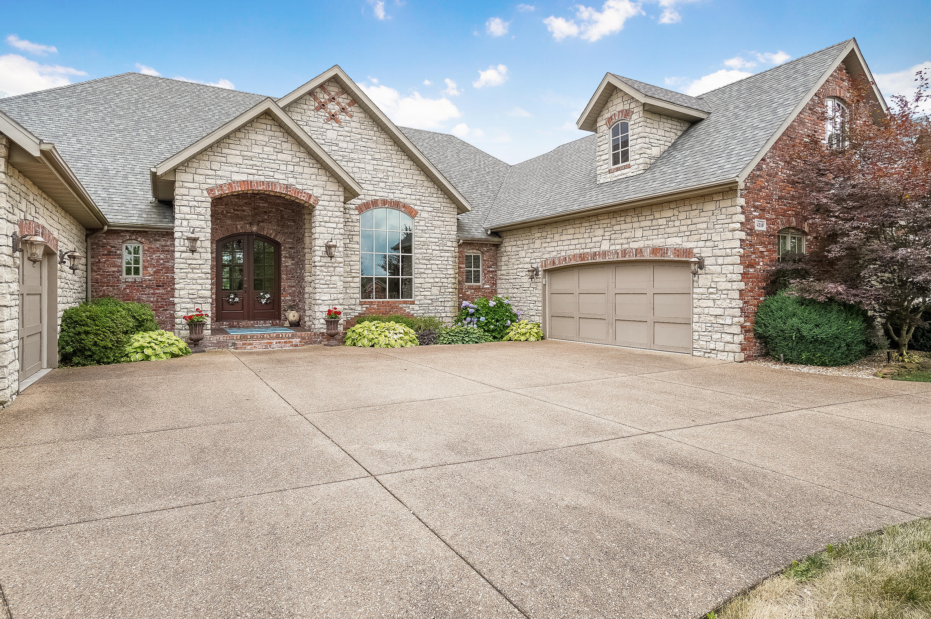 4210 Buttonwood Drive Property Photo 1