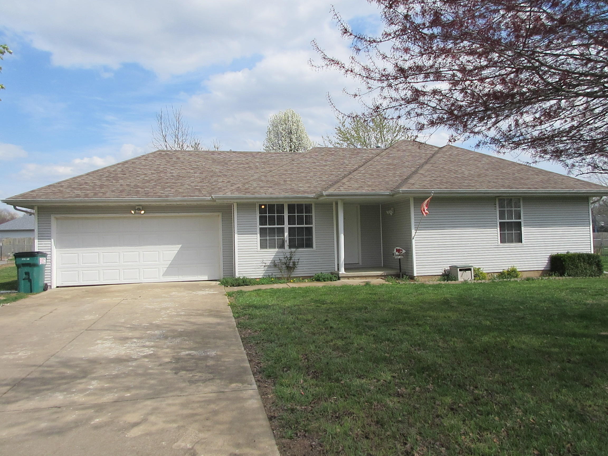 112 Arrowhead Road Property Photo 1