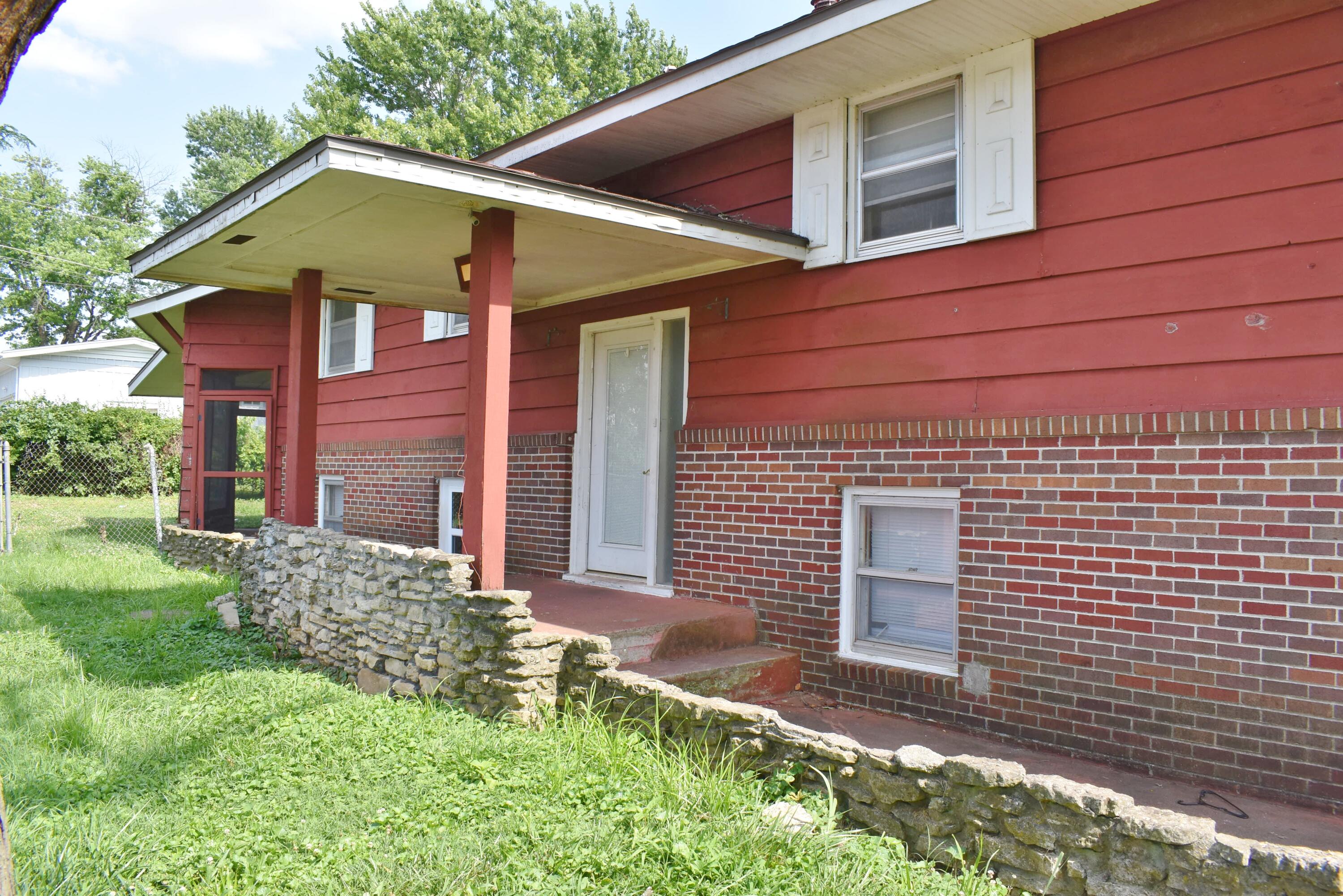 1842 South Sieger Drive Property Photo 1