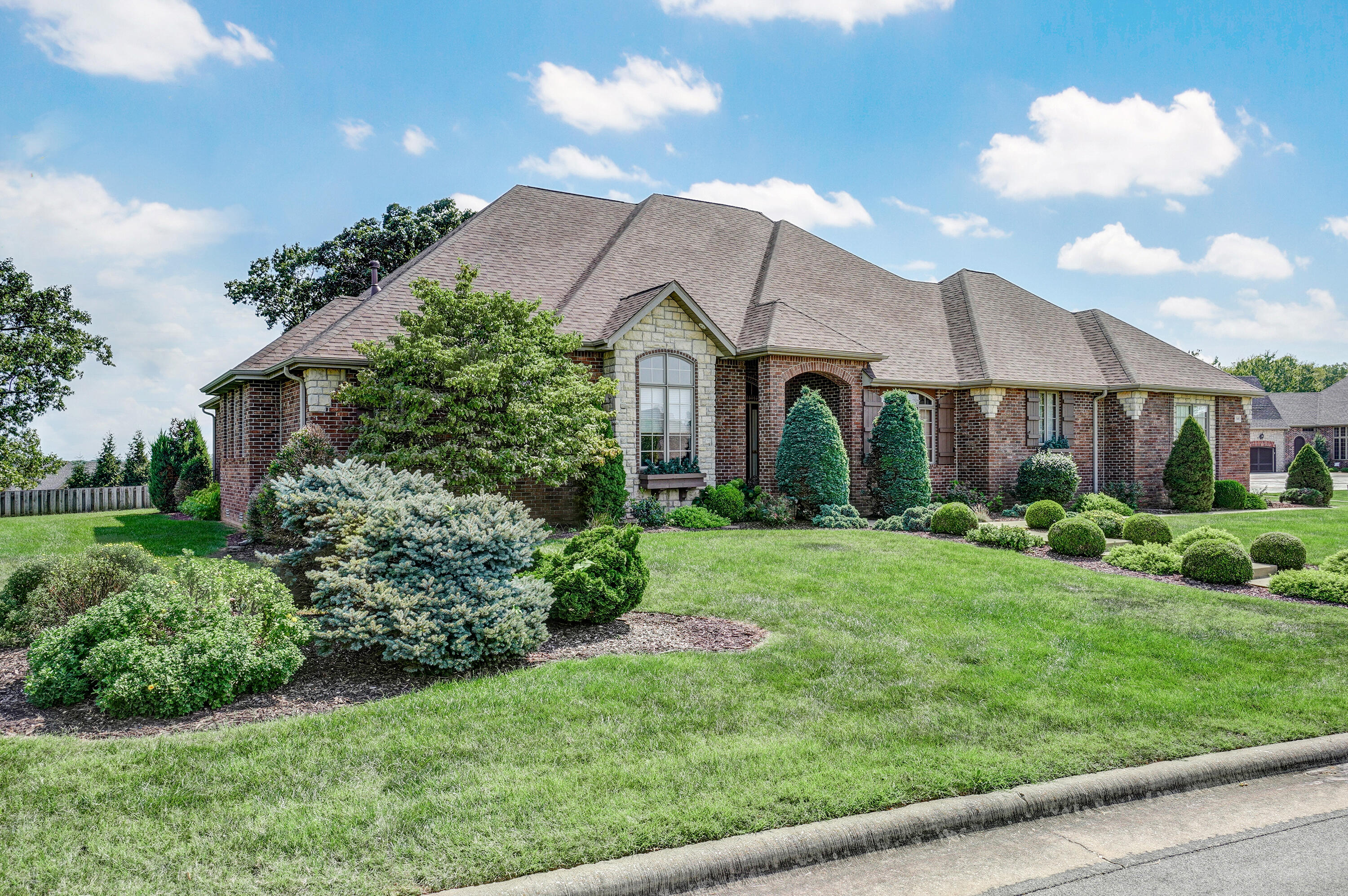 1360 Eaglesgate Parkway Property Photo 1