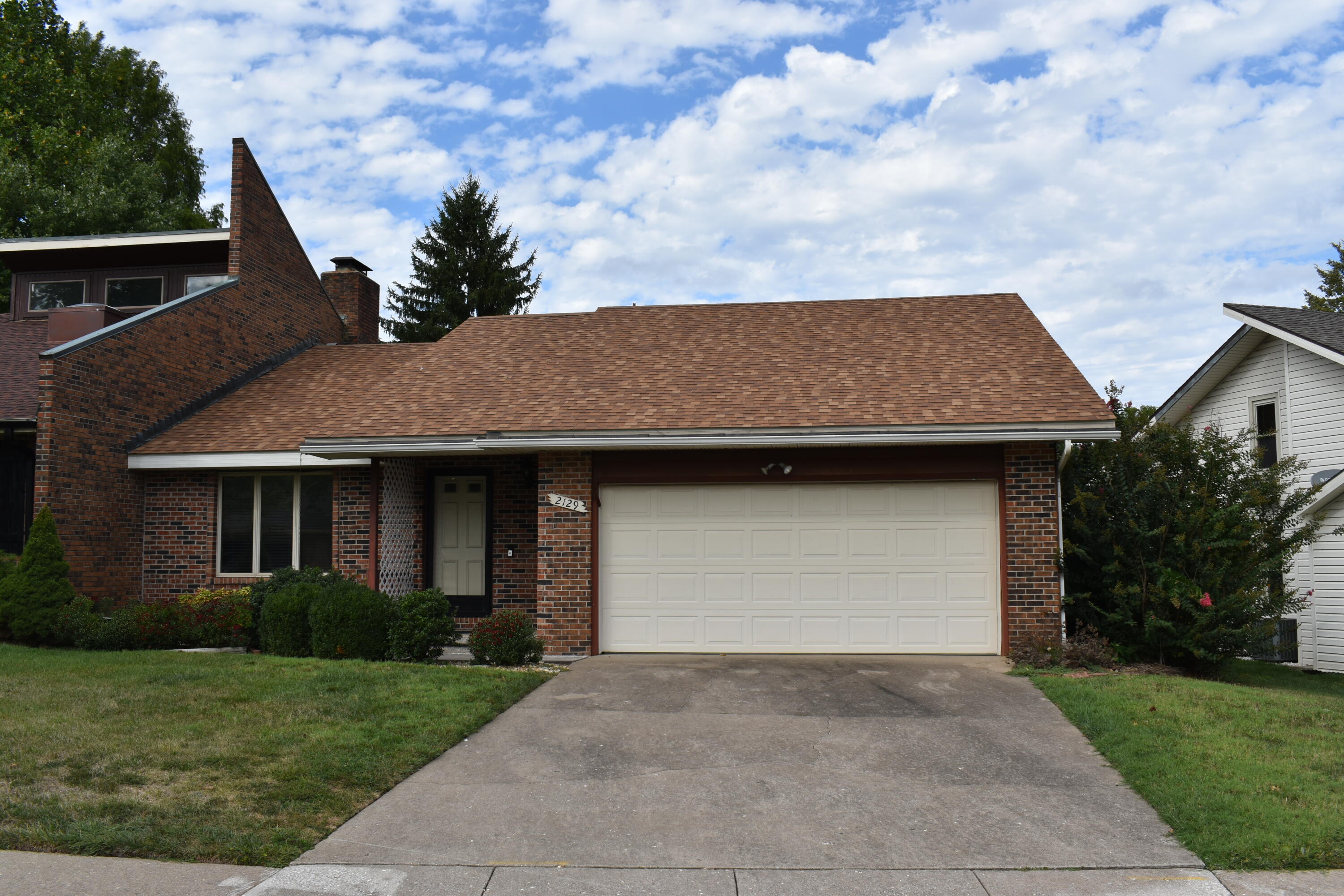 2129 East Wornall Place Property Photo 1