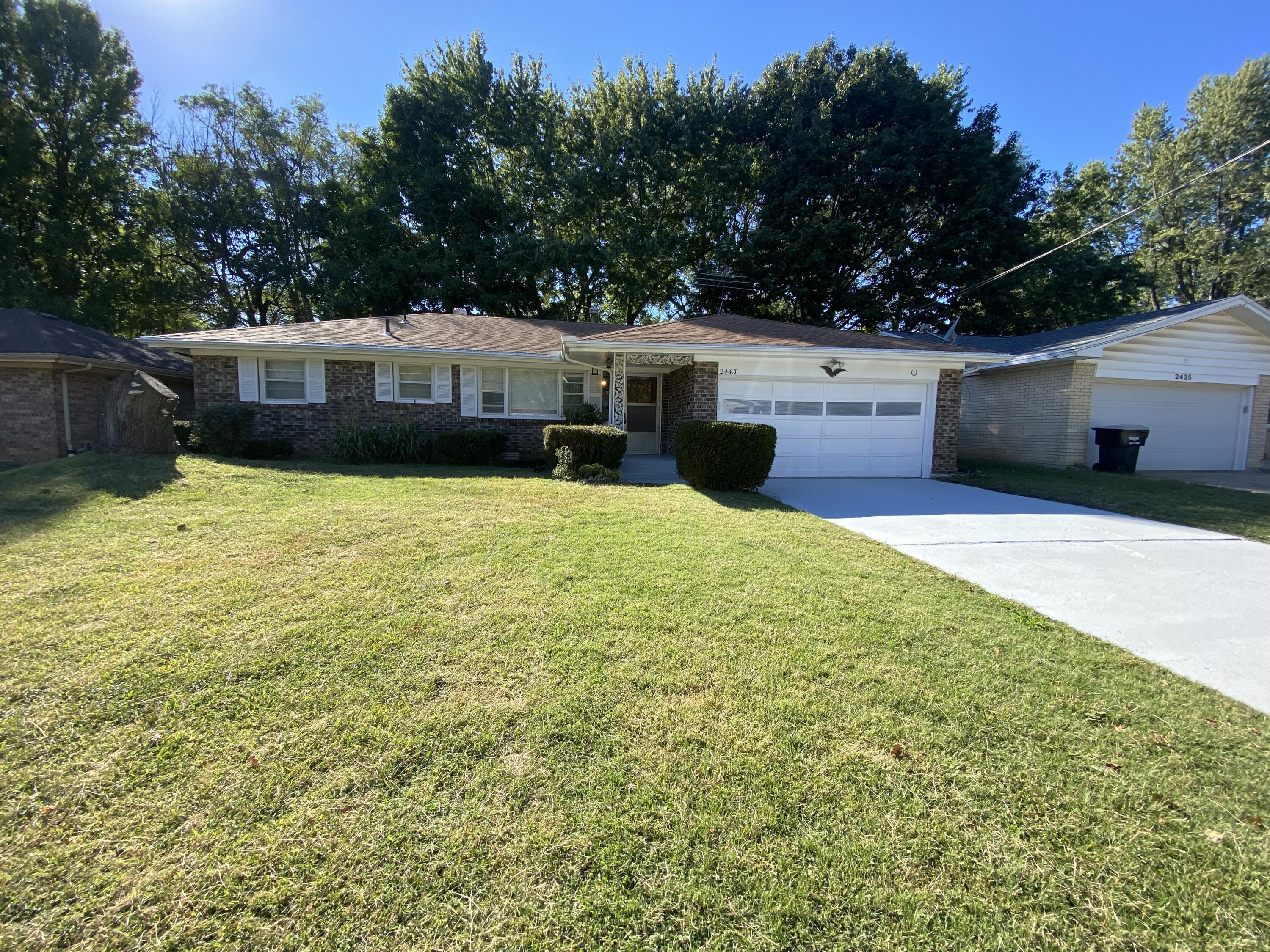 2443 South Clay Avenue Property Photo 1