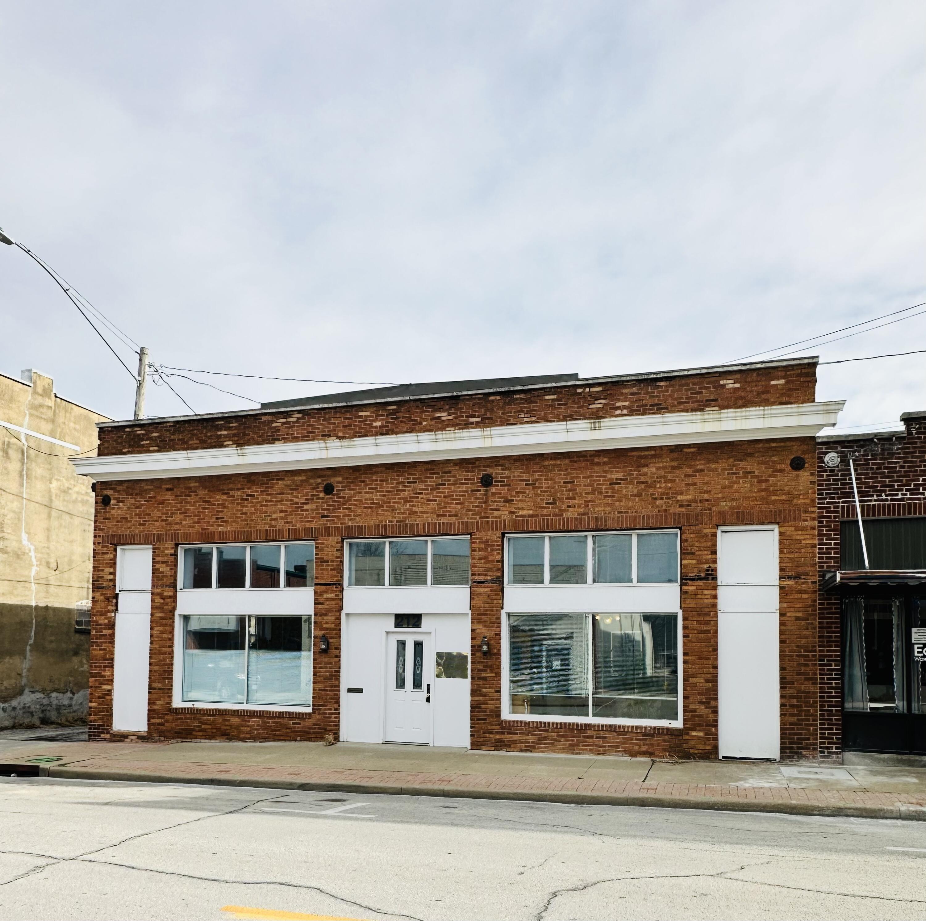 212 North Main Street Property Photo
