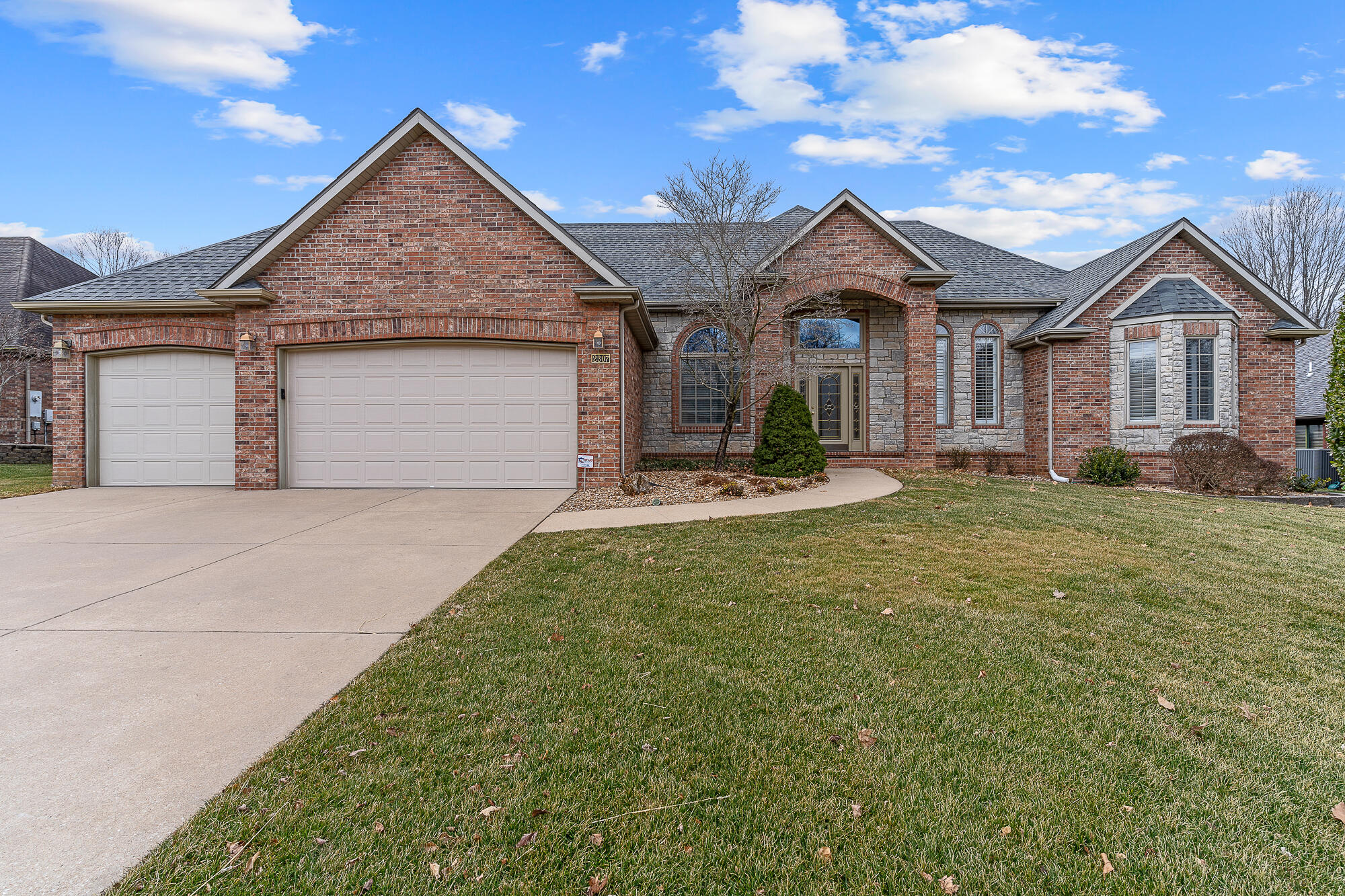 2307 South Cedar Drive Property Photo 1