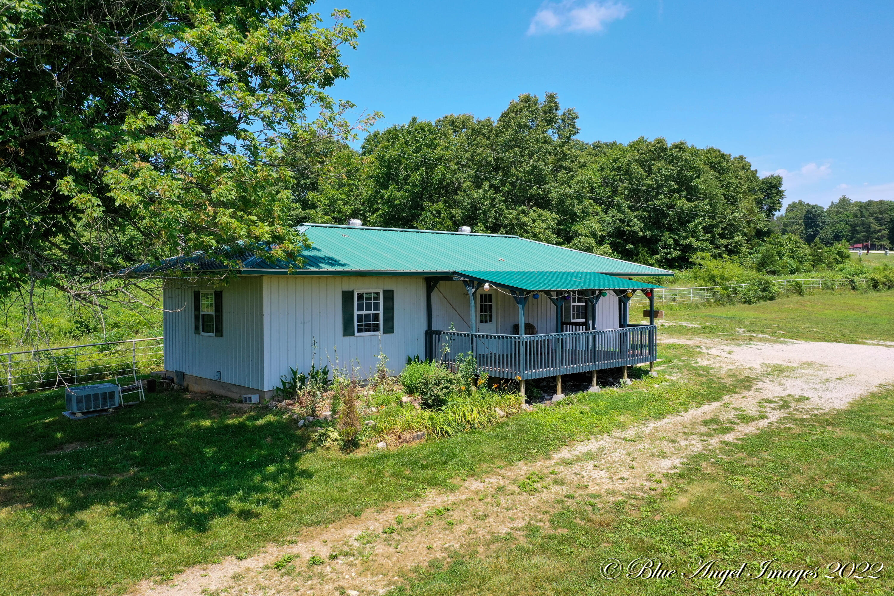 24 63 Highway Property Photo 9