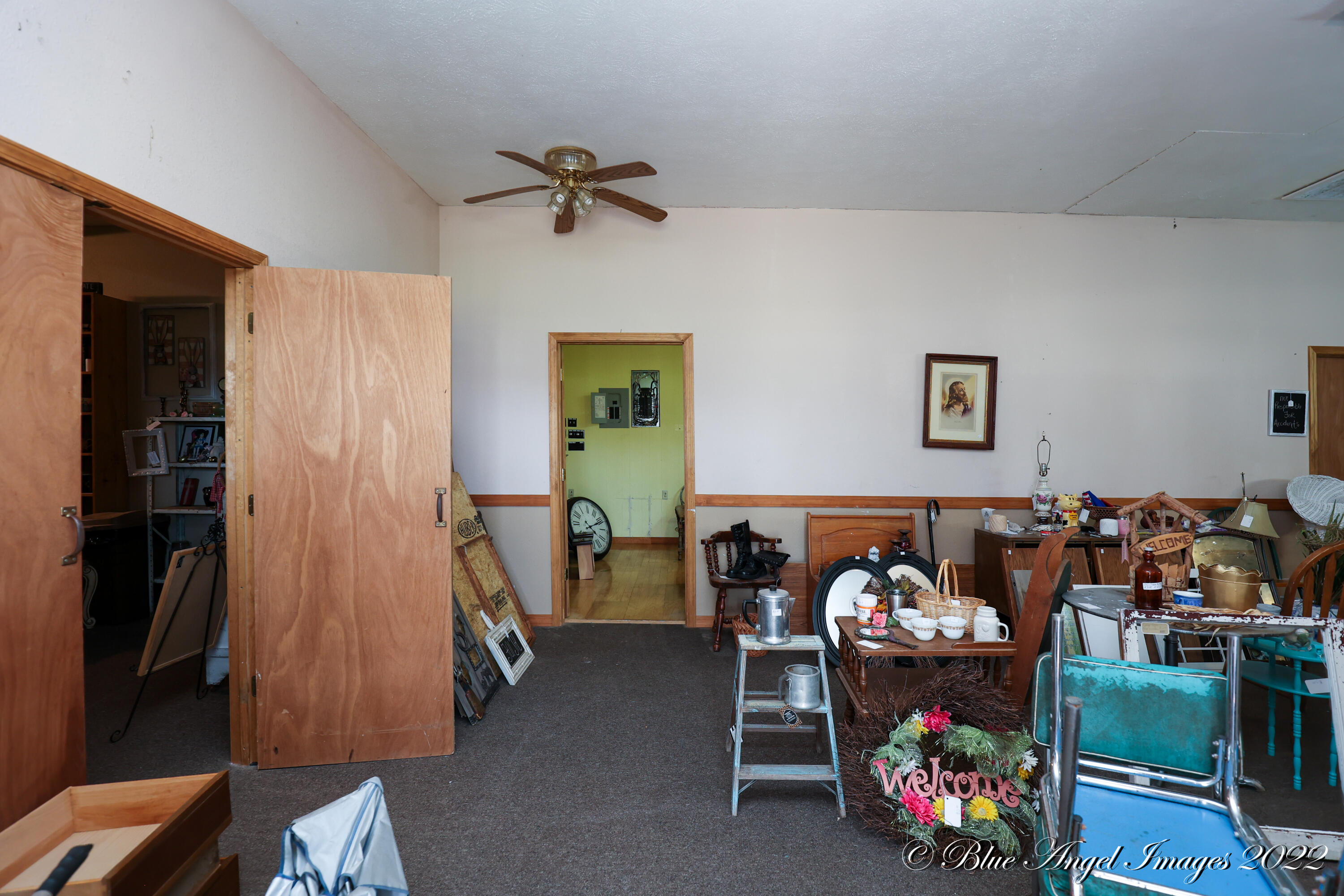 24 63 Highway Property Photo 32