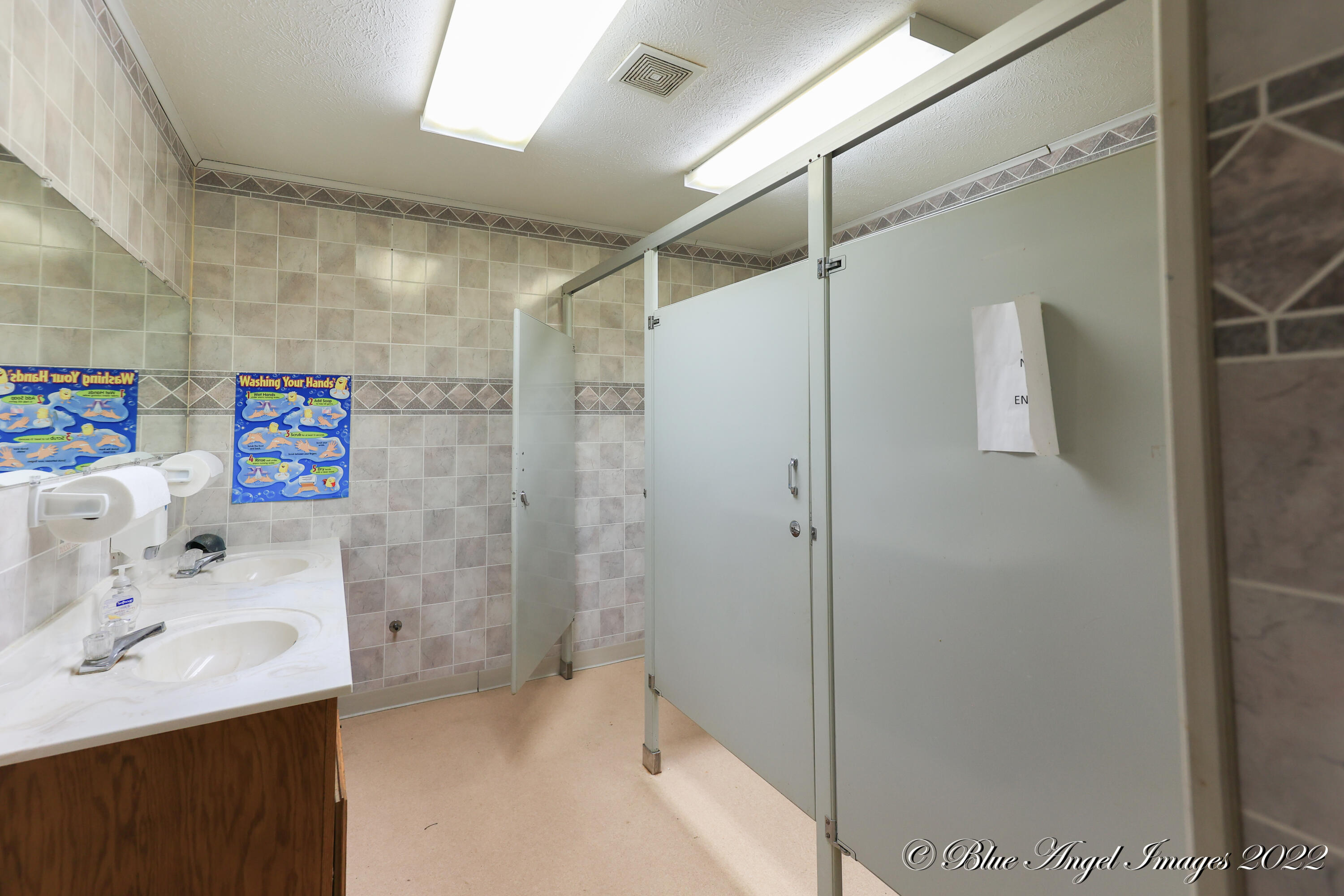 24 63 Highway Property Photo 37