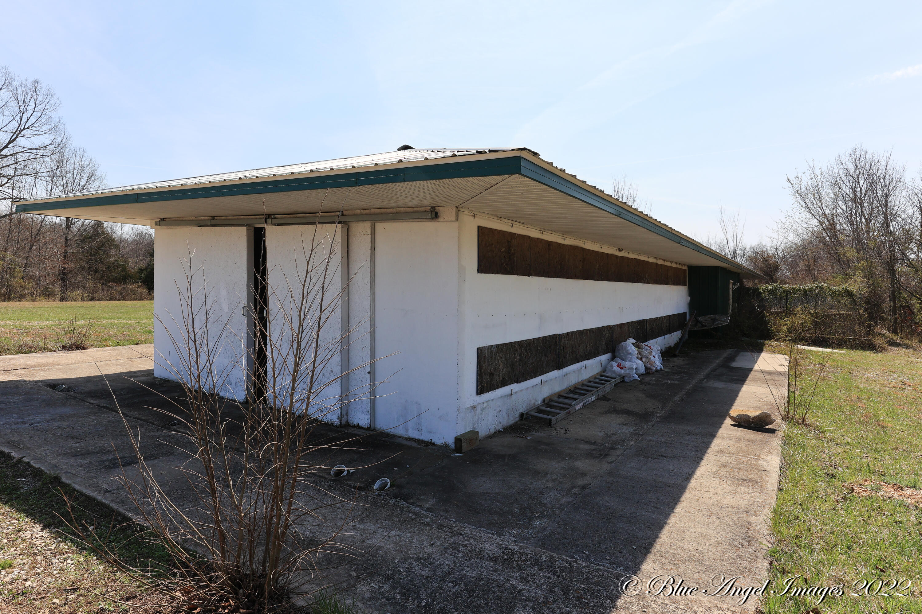 24 63 Highway Property Photo 39