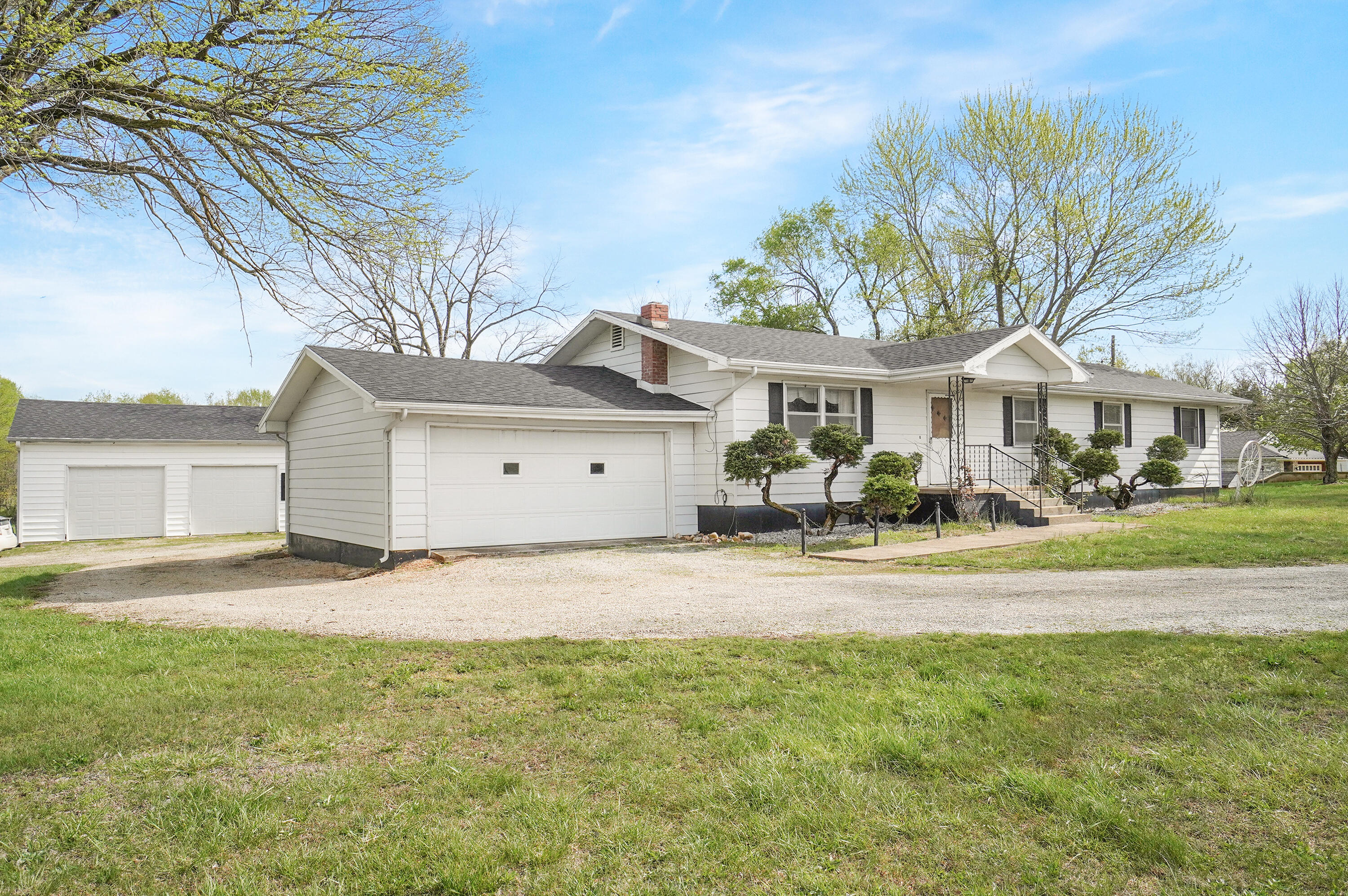 4203 East State Highway Aa Property Photo 1