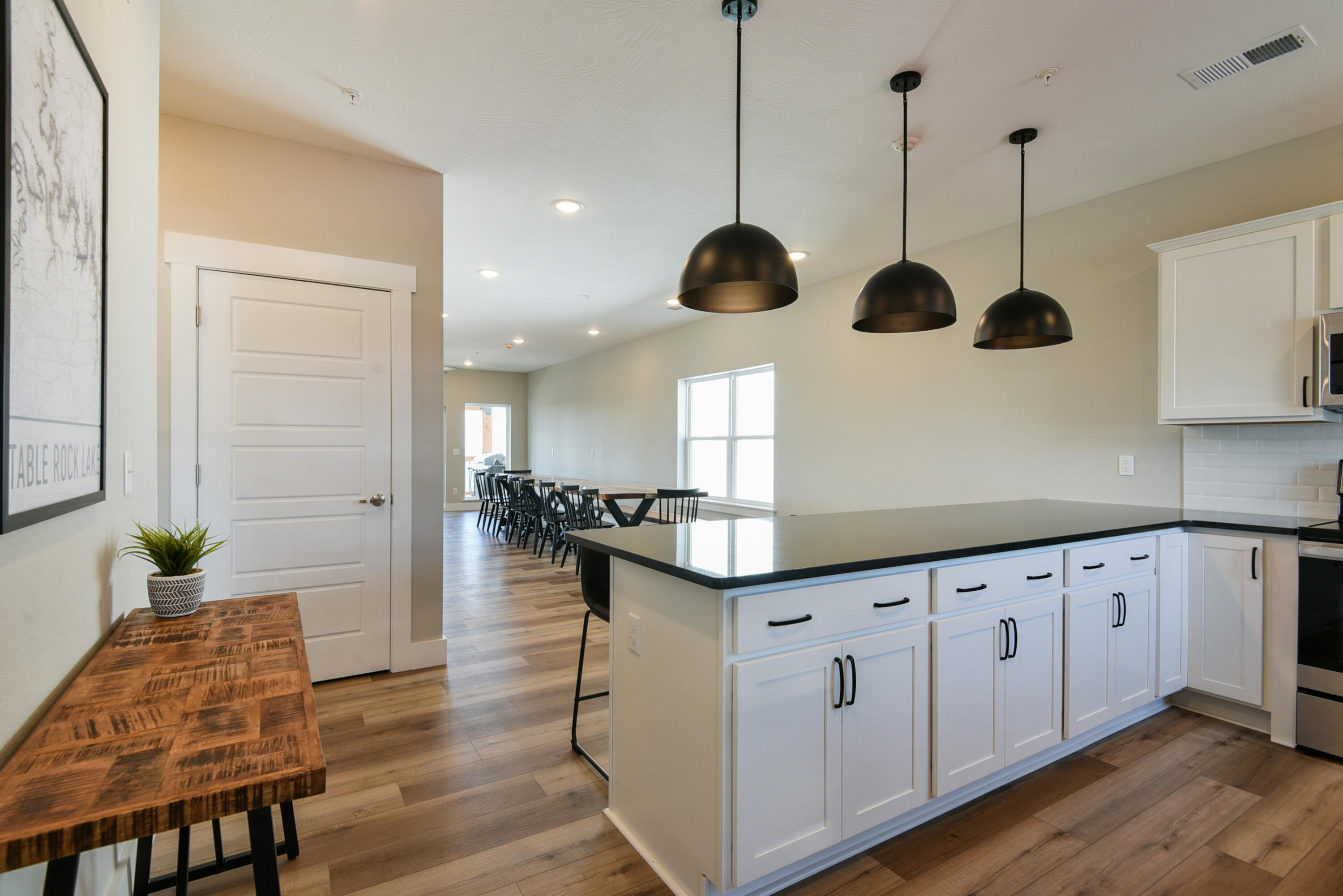 212 Chateau Mountain Hilltop Way Property Photo 4
