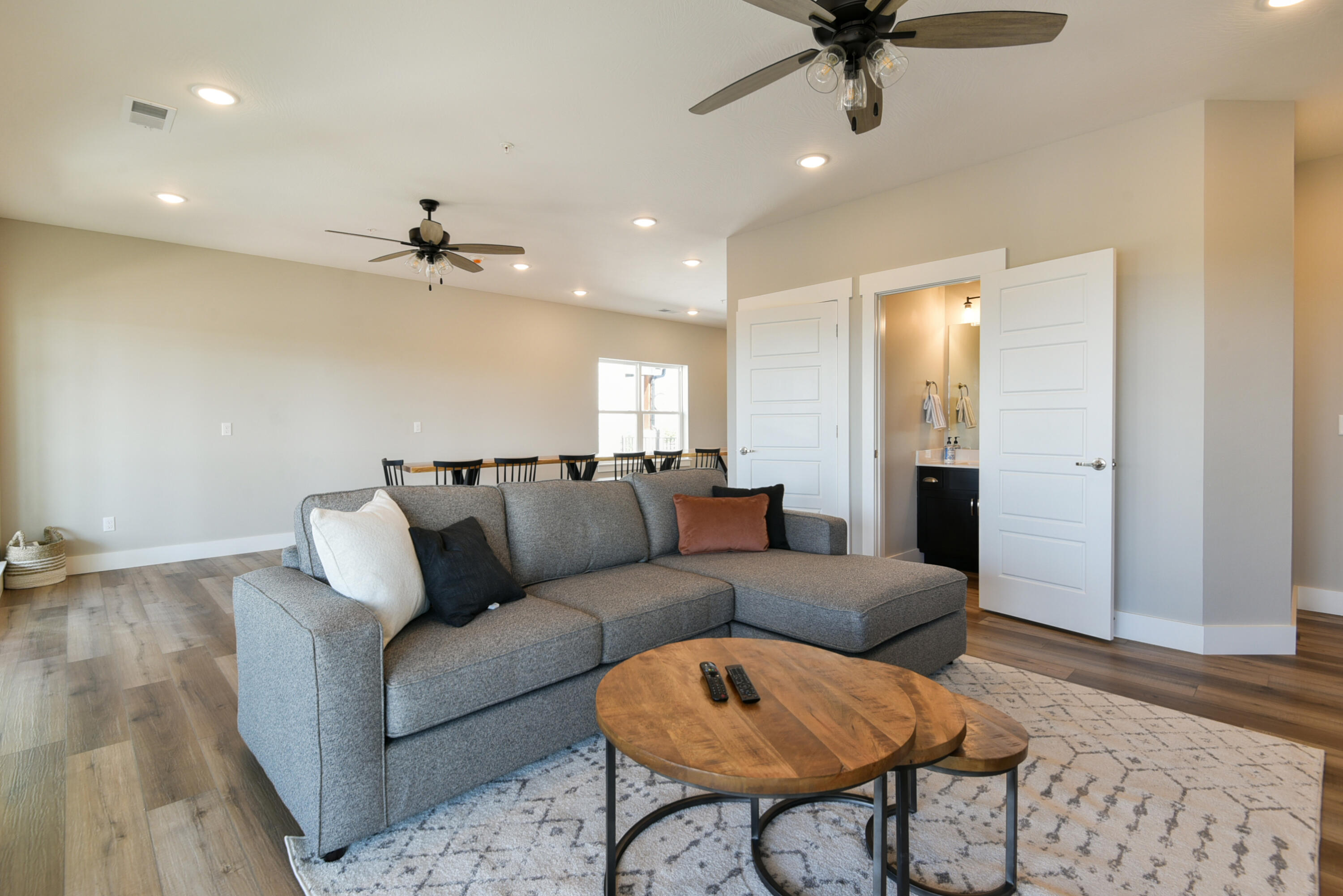 212 Chateau Mountain Hilltop Way Property Photo 14