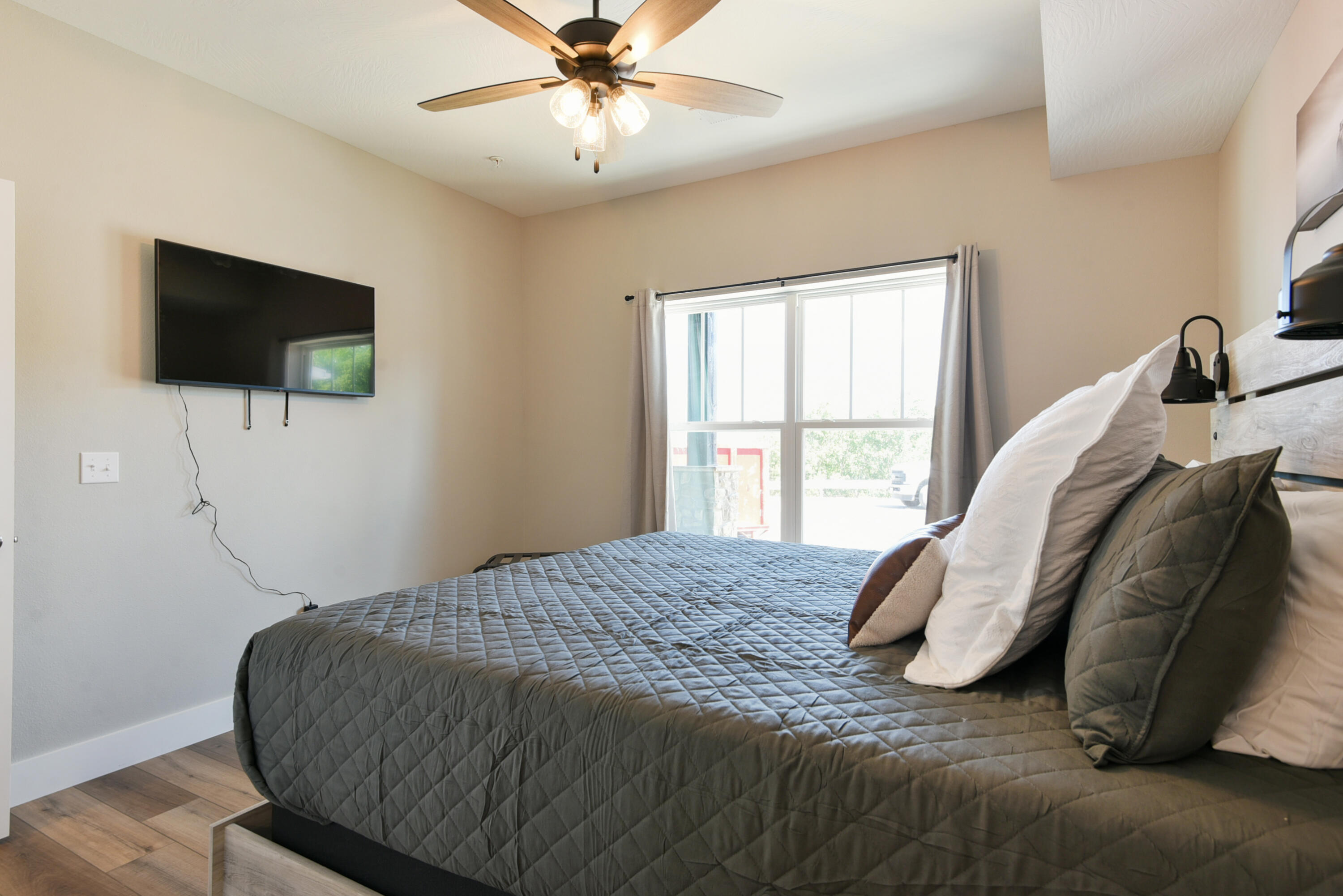 212 Chateau Mountain Hilltop Way Property Photo 17