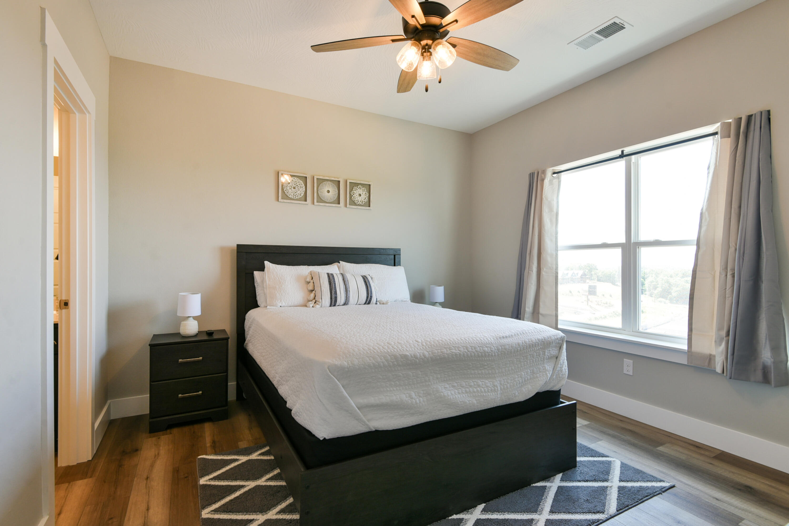 212 Chateau Mountain Hilltop Way Property Photo 19