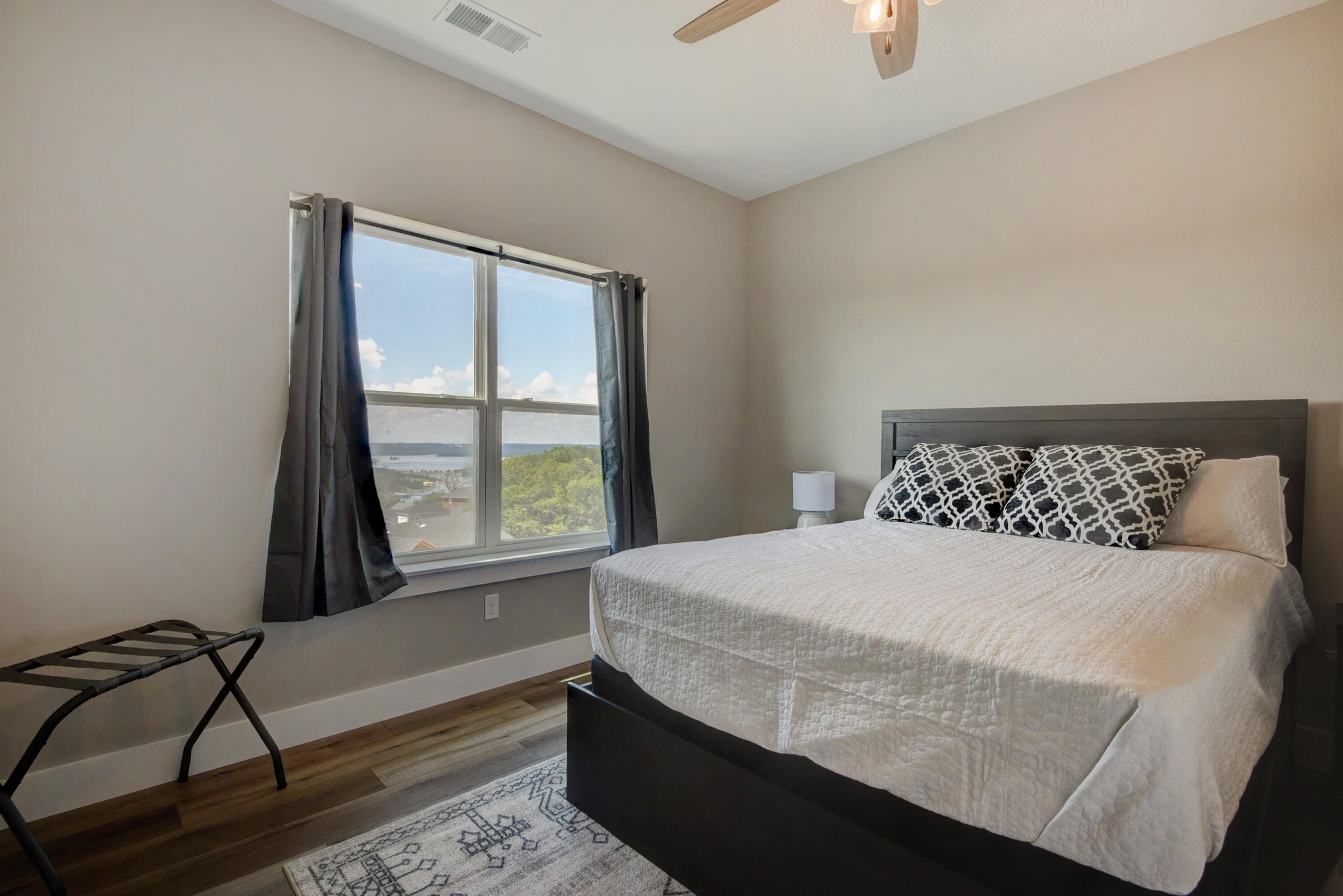 212 Chateau Mountain Hilltop Way Property Photo 22