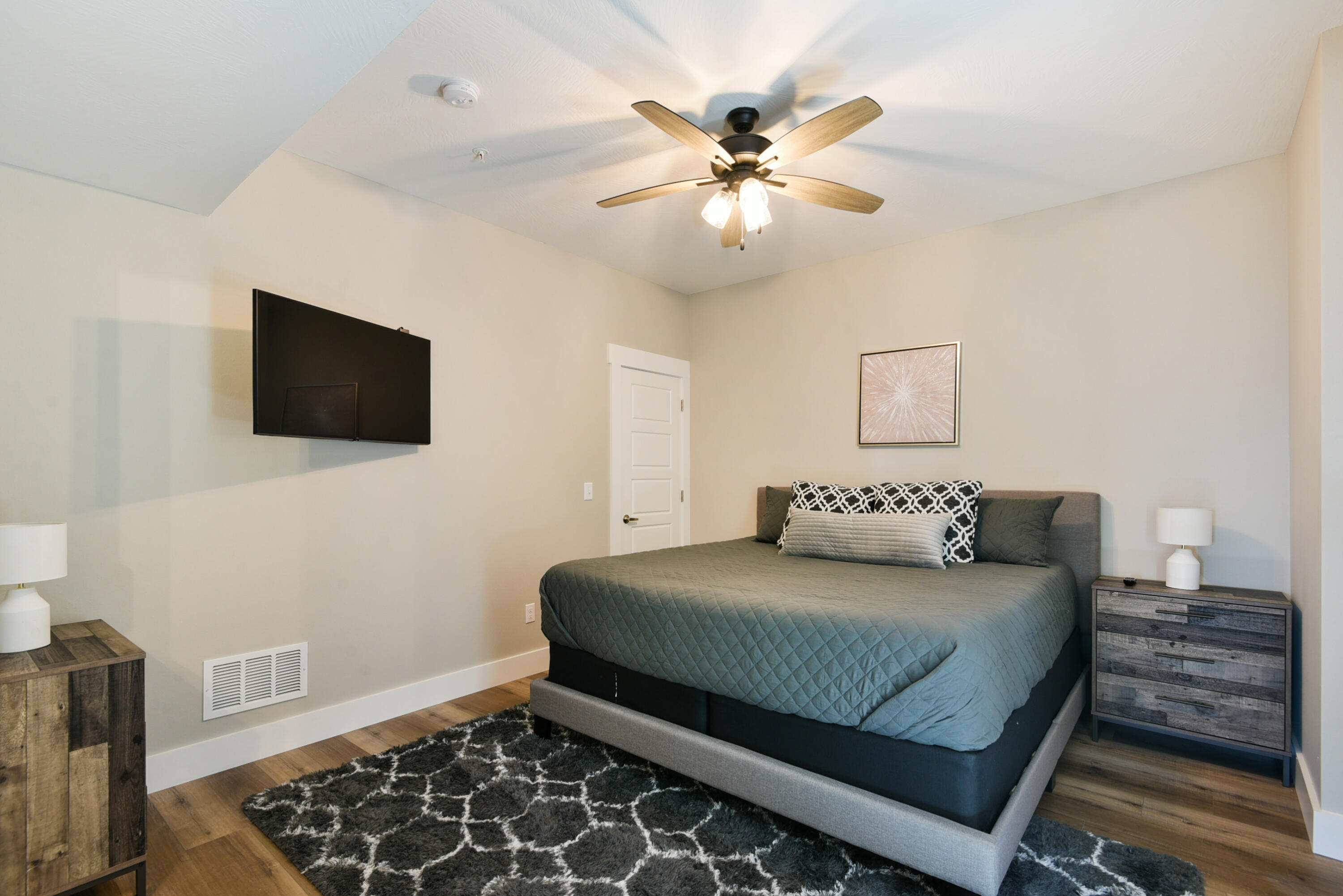 212 Chateau Mountain Hilltop Way Property Photo 35