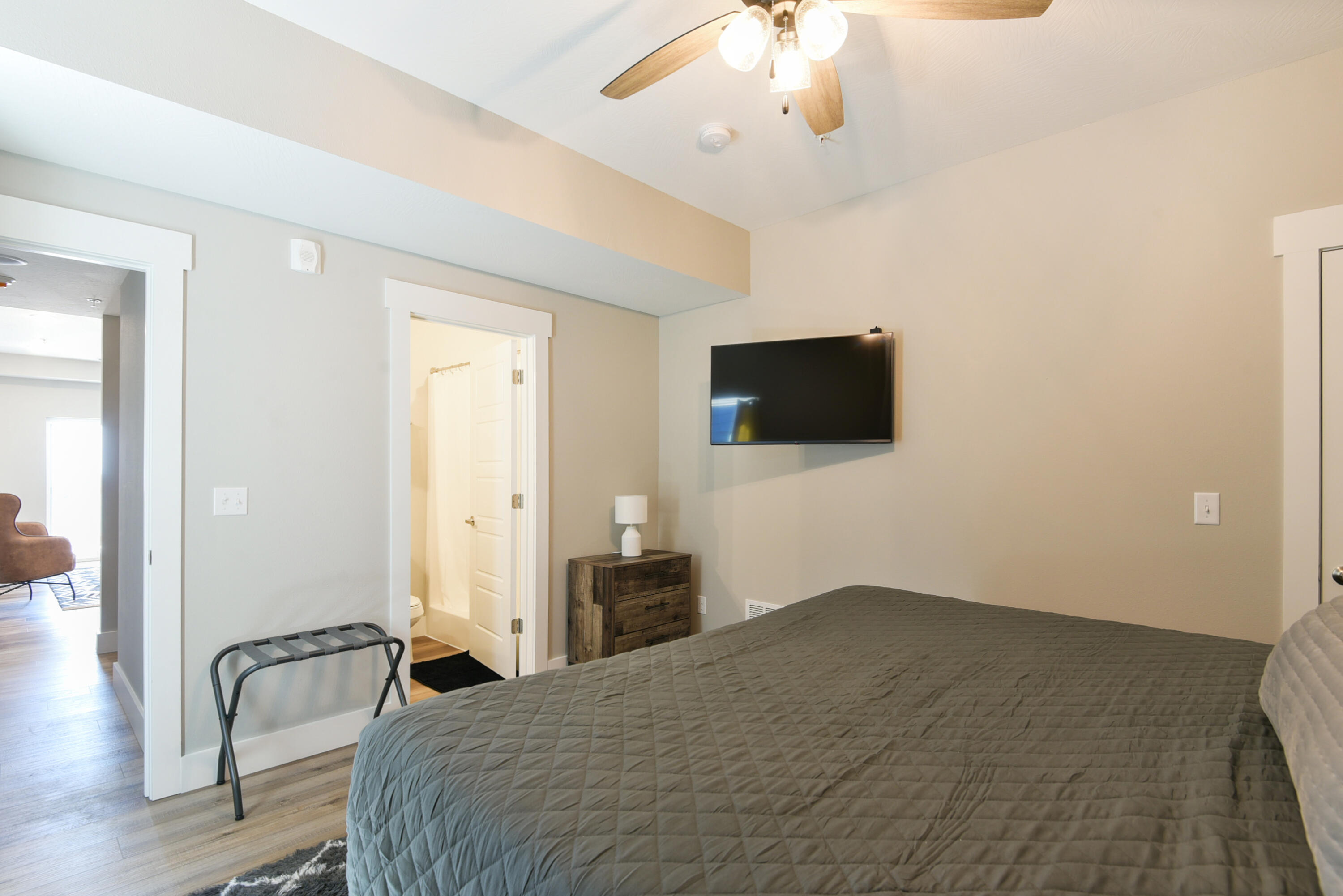 212 Chateau Mountain Hilltop Way Property Photo 36