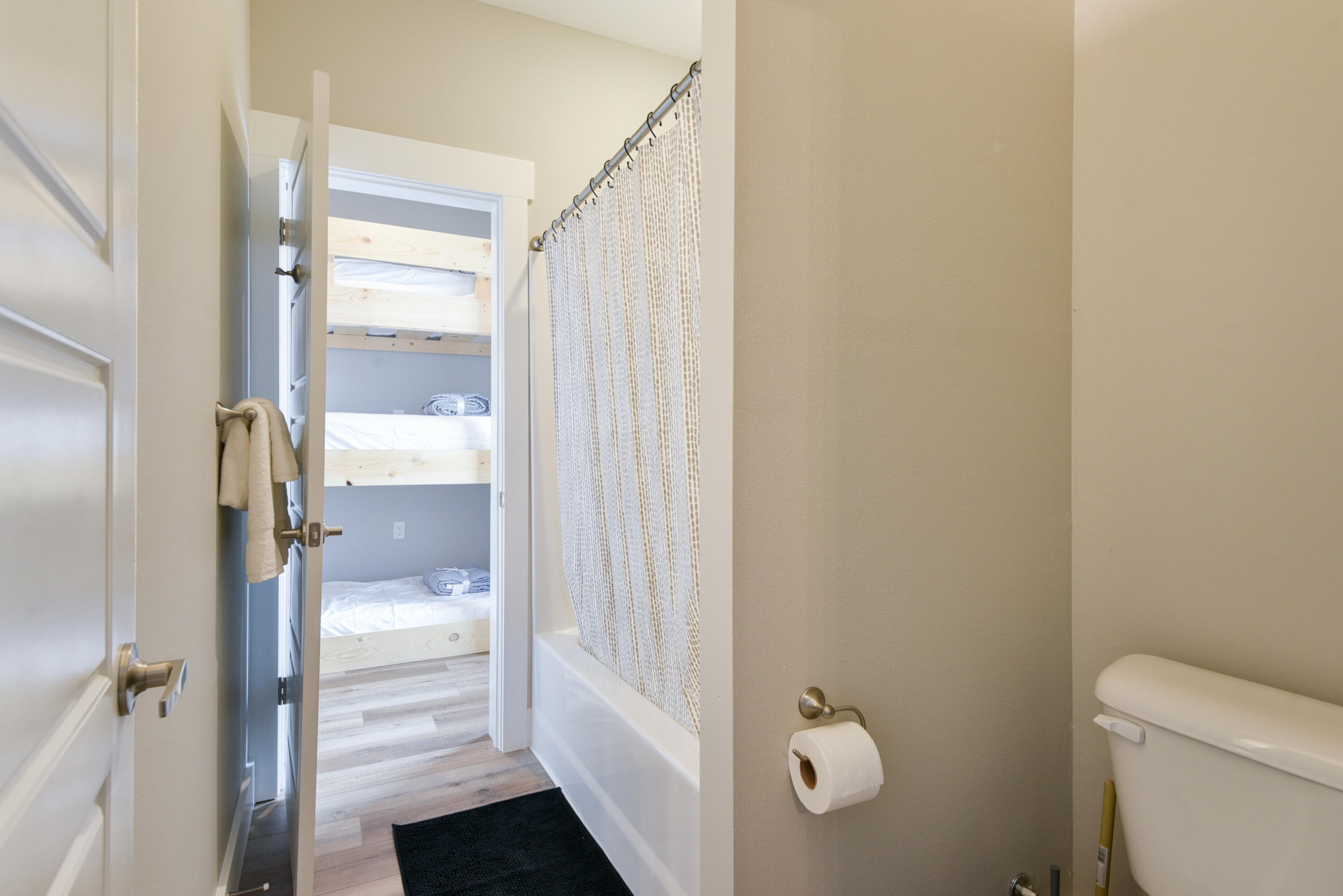 212 Chateau Mountain Hilltop Way Property Photo 41