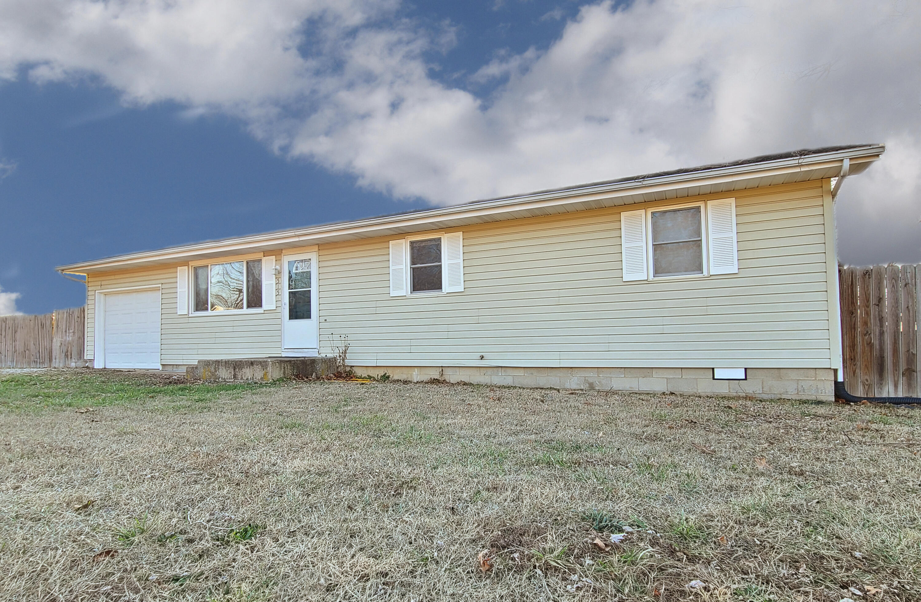 515 North White Oak Street Property Photo 1