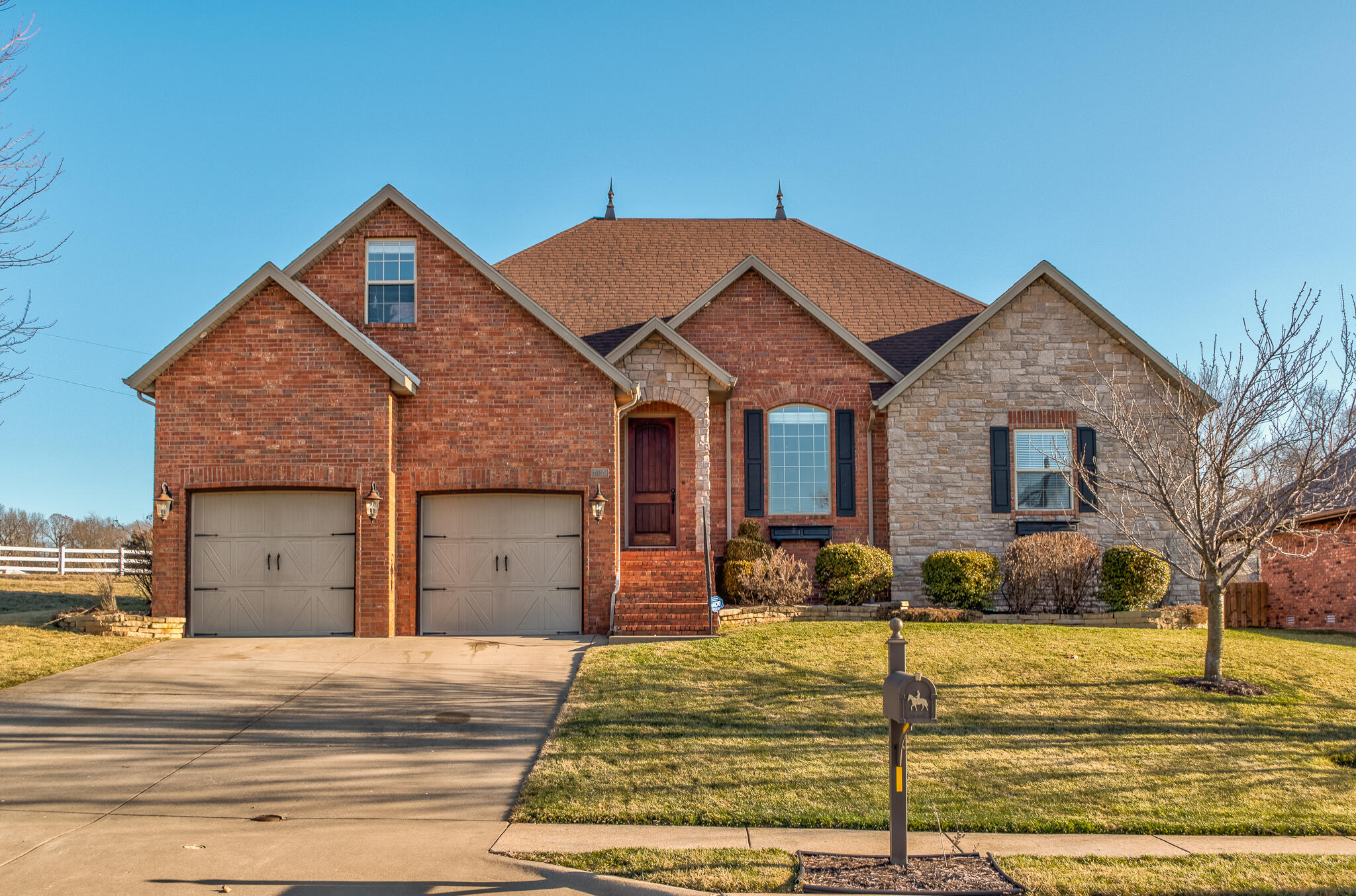 5059 East Wild Horse Drive Property Photo 1