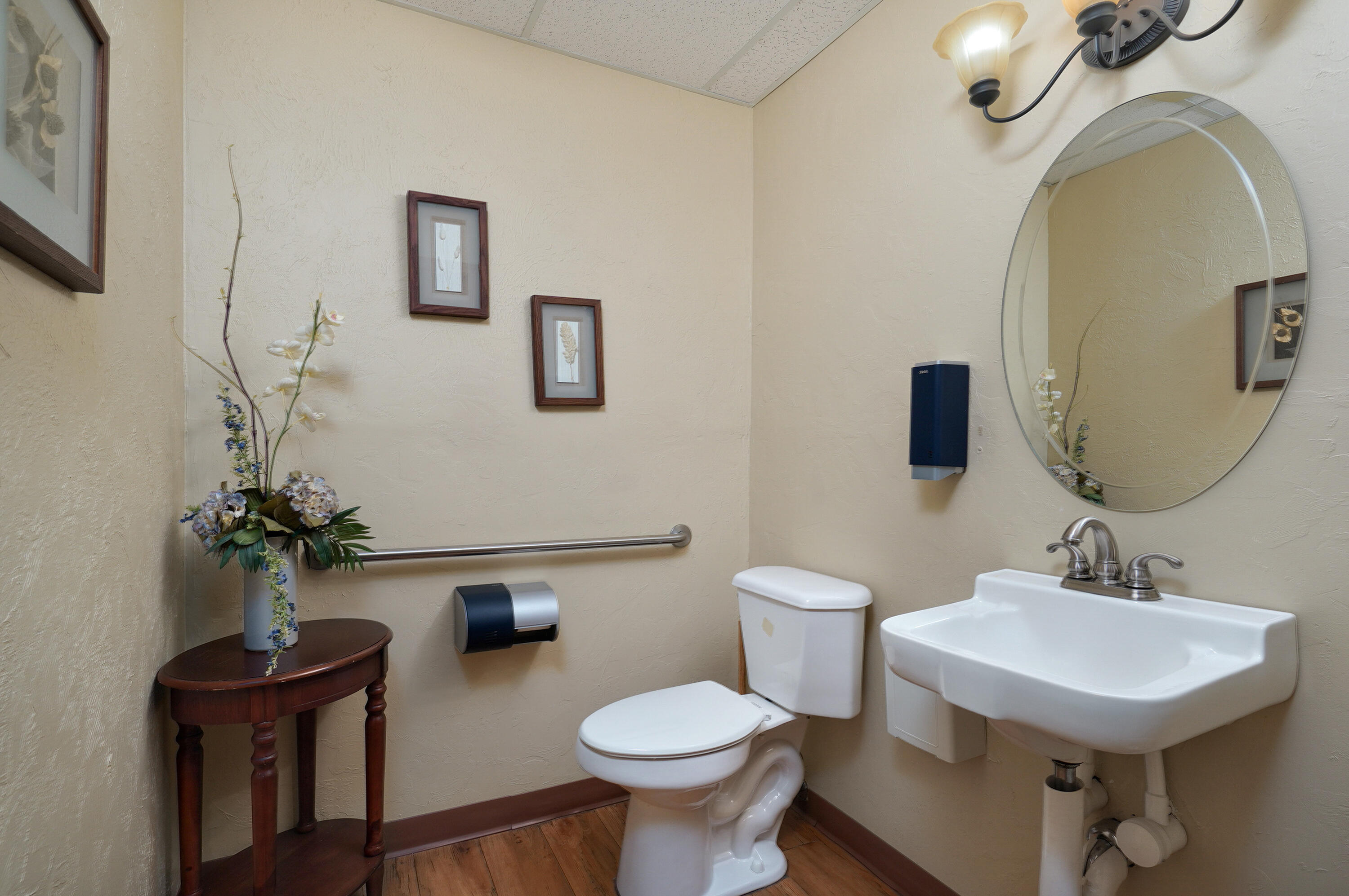 560 East Mt Vernon Boulevard Property Photo 8